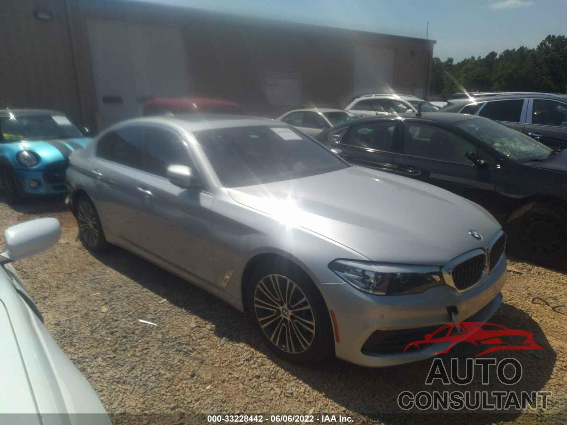 BMW 5 SERIES 2019 - WBAJA5C50KWA57739