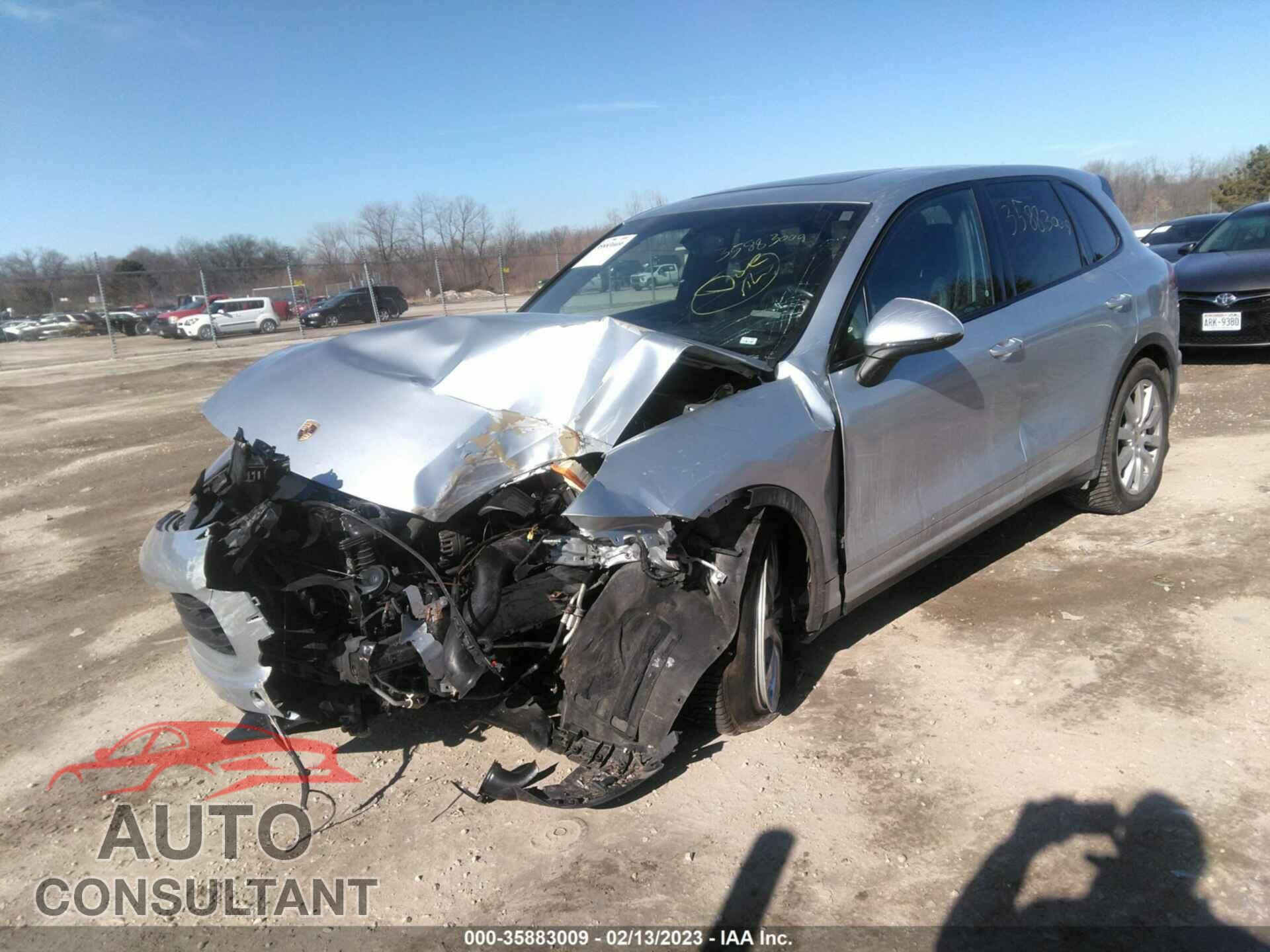 PORSCHE CAYENNE 2016 - WP1AA2A23GKA37361
