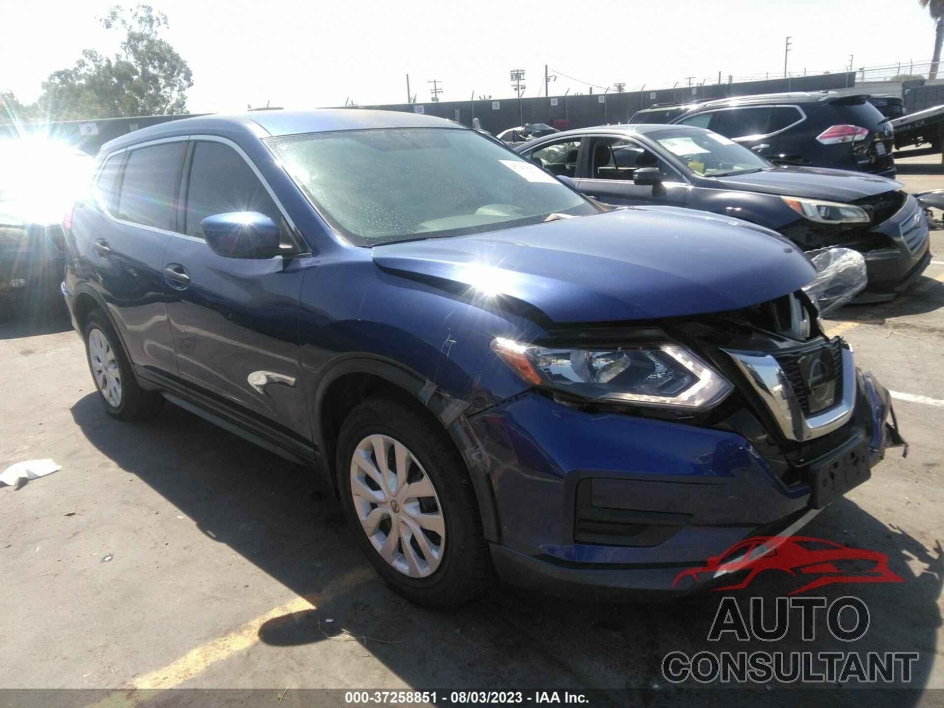 NISSAN ROGUE 2017 - KNMAT2MT6HP598352