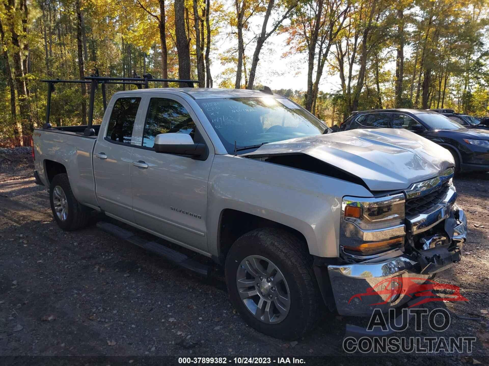 CHEVROLET SILVERADO 1500 2017 - 1GCVKREC6HZ138415