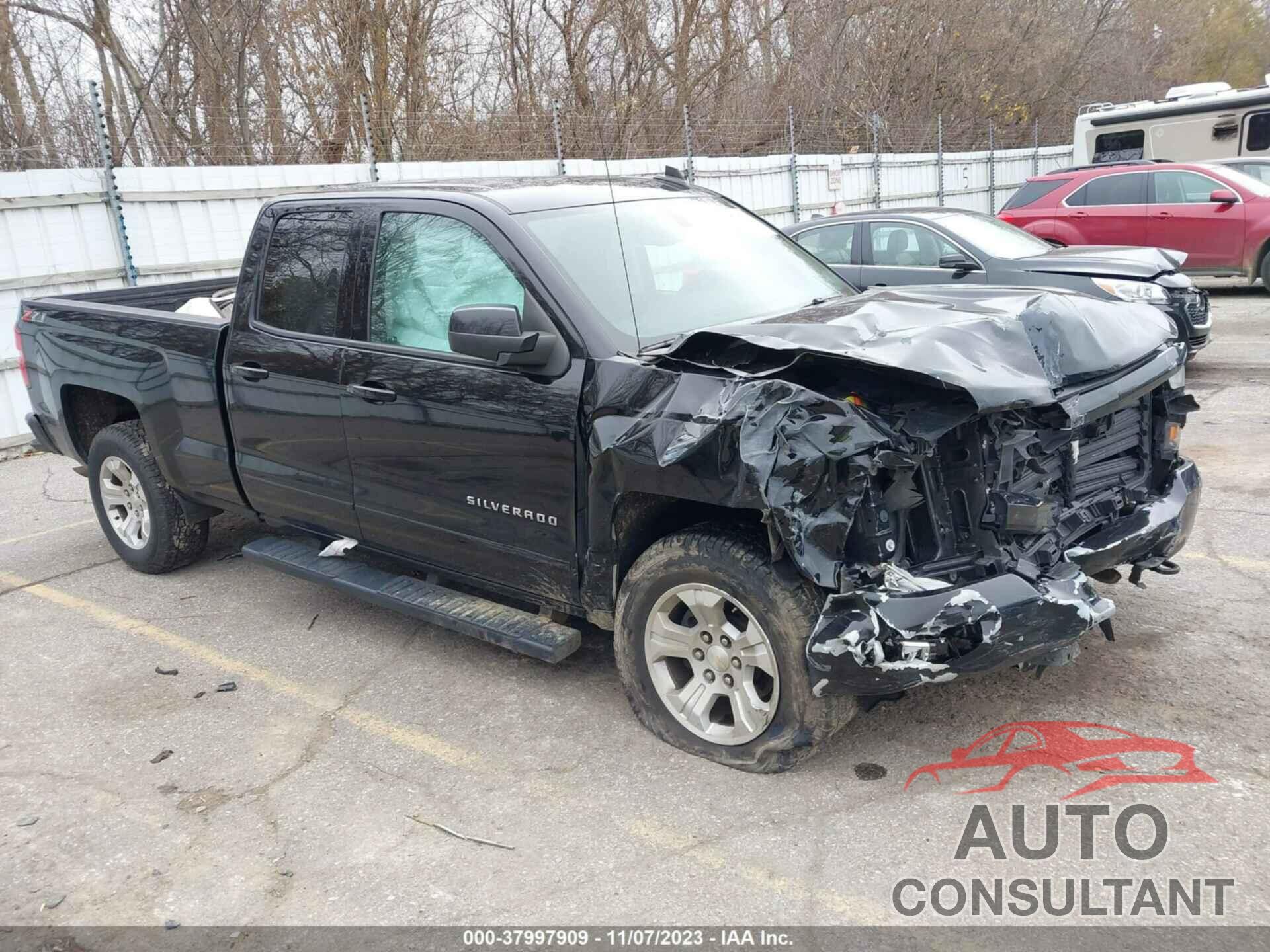 CHEVROLET SILVERADO 1500 2018 - 1GCVKREC3JZ209821
