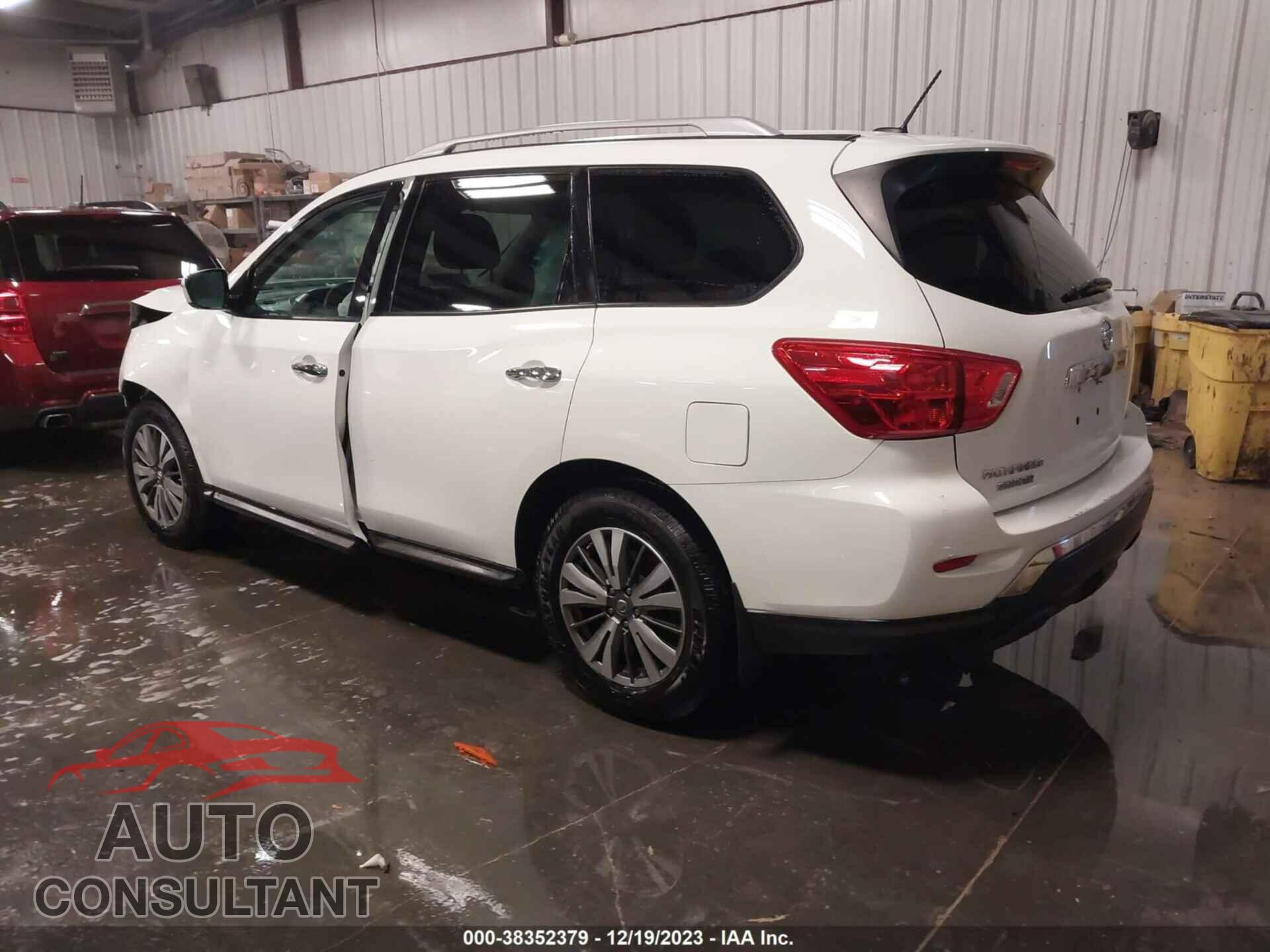 NISSAN PATHFINDER 2017 - 5N1DR2MM2HC902932
