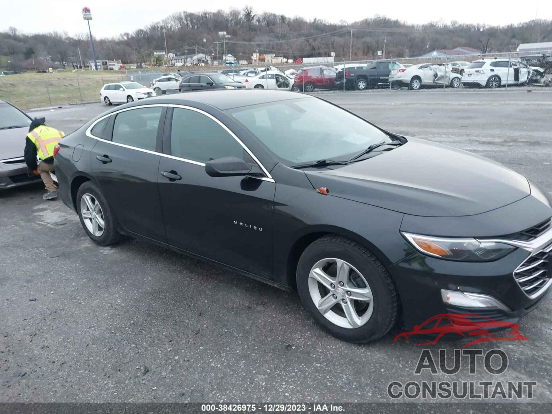 CHEVROLET MALIBU 2019 - 1G1ZC5STXKF182849