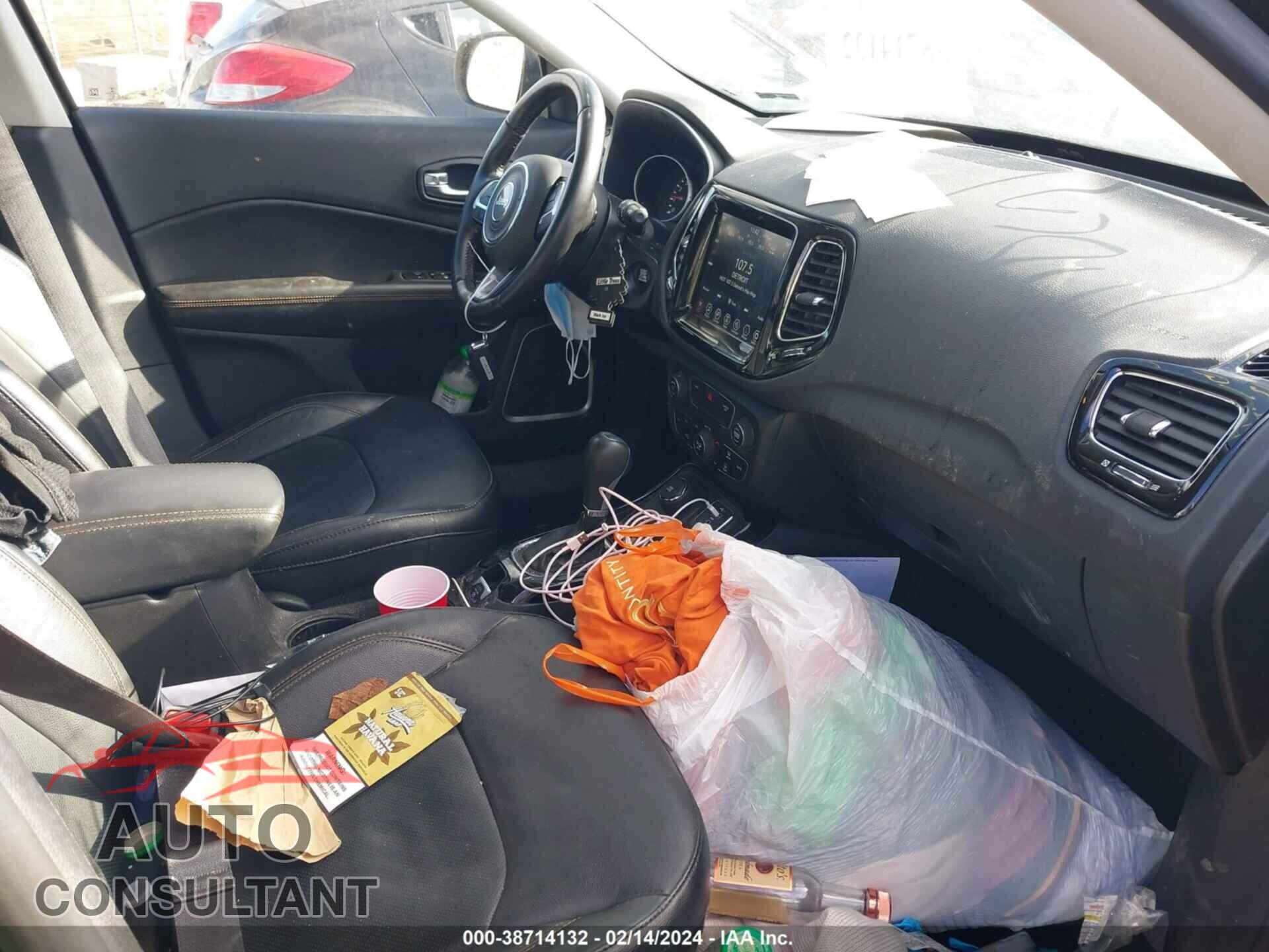 JEEP COMPASS 2020 - 3C4NJDCB1LT255657