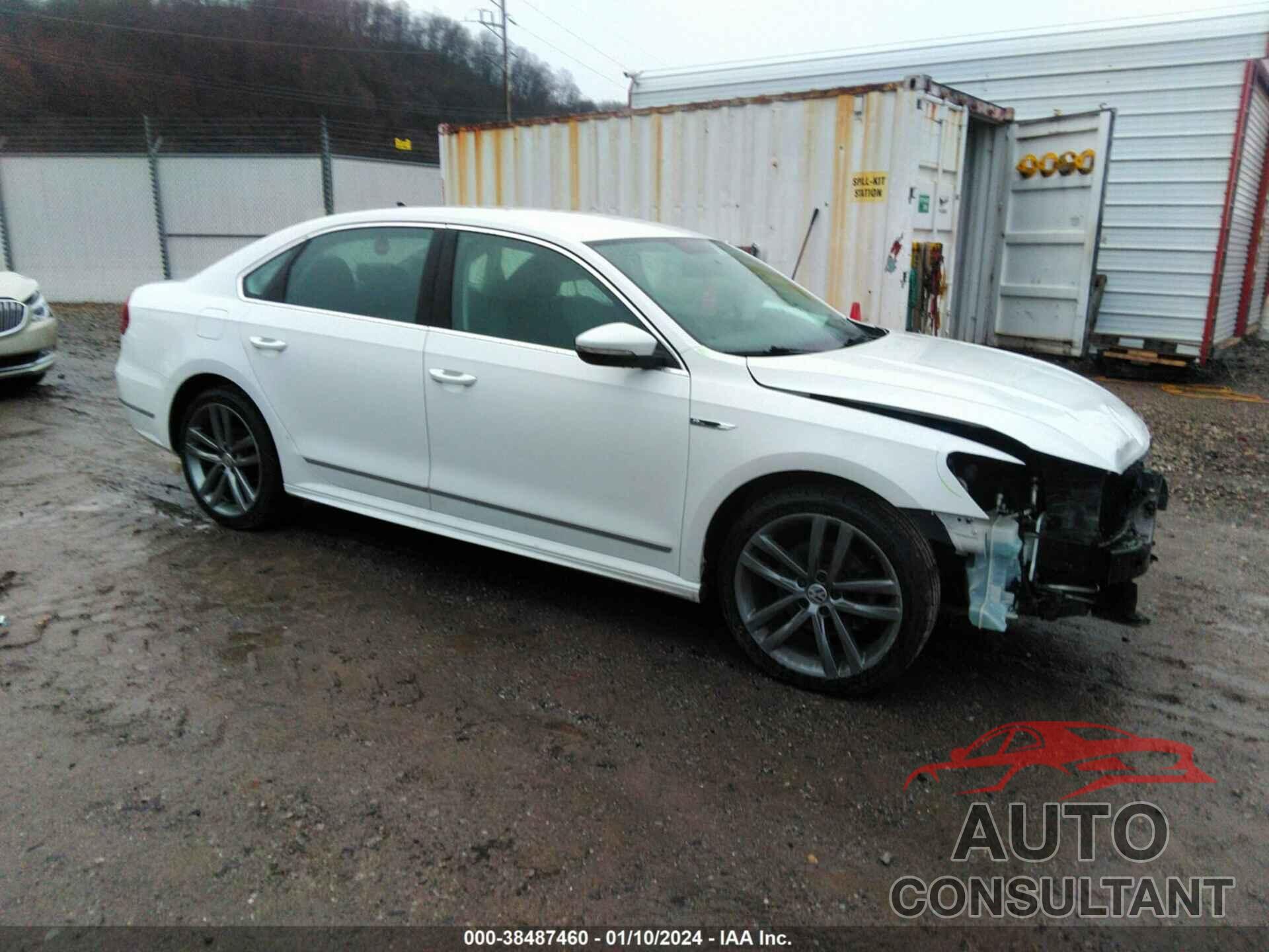 VOLKSWAGEN PASSAT 2017 - 1VWDT7A30HC005605