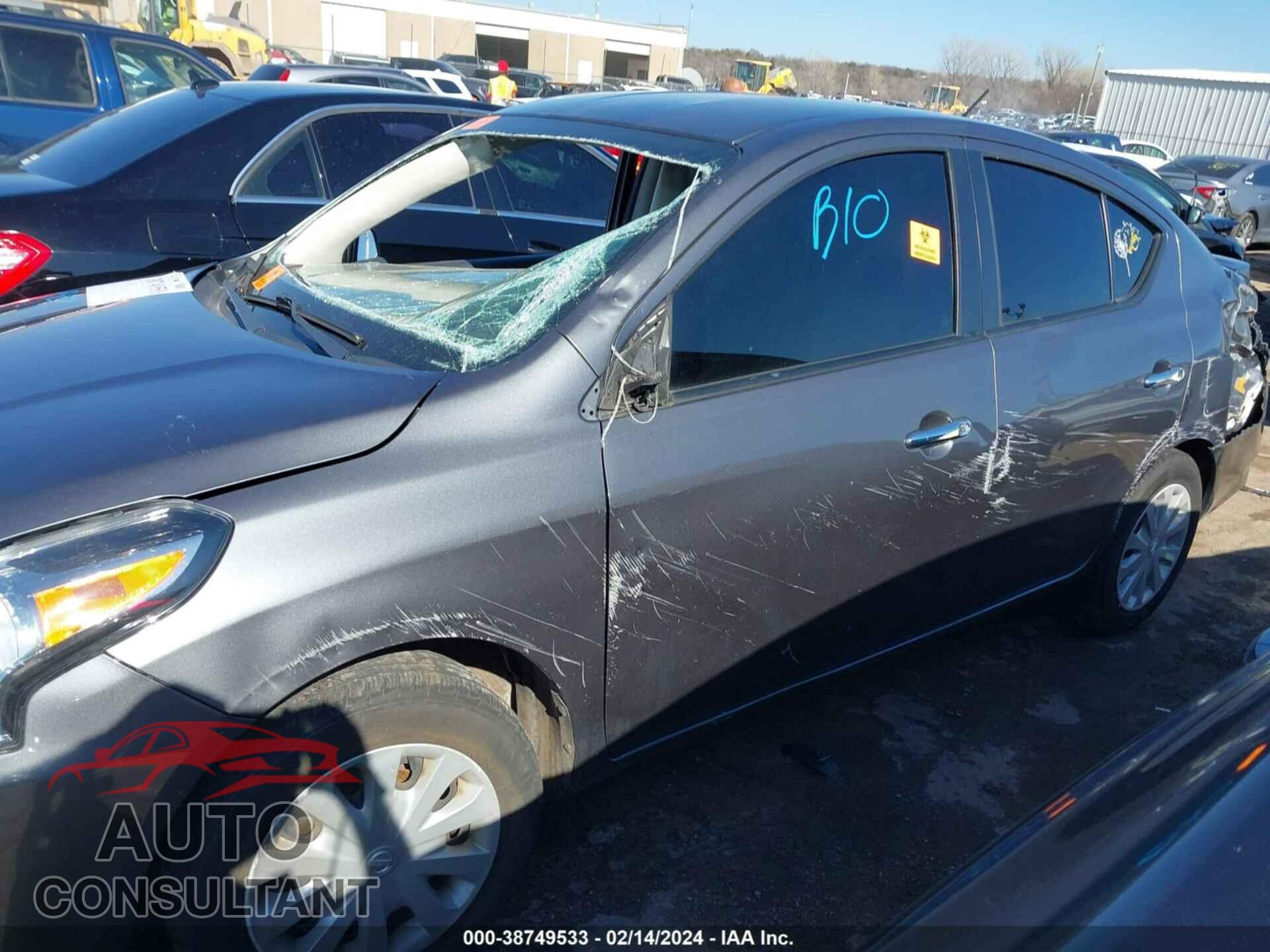 NISSAN VERSA 2019 - 3N1CN7AP3KL824974