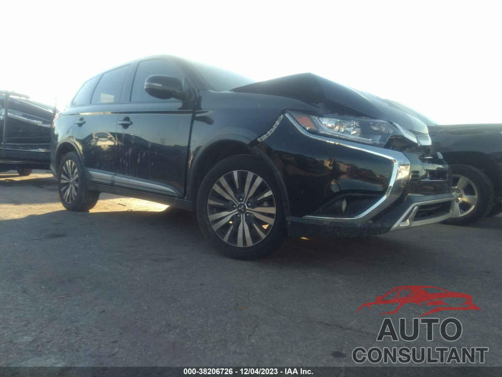 MITSUBISHI OUTLANDER 2019 - JA4AD3A3XKZ019389