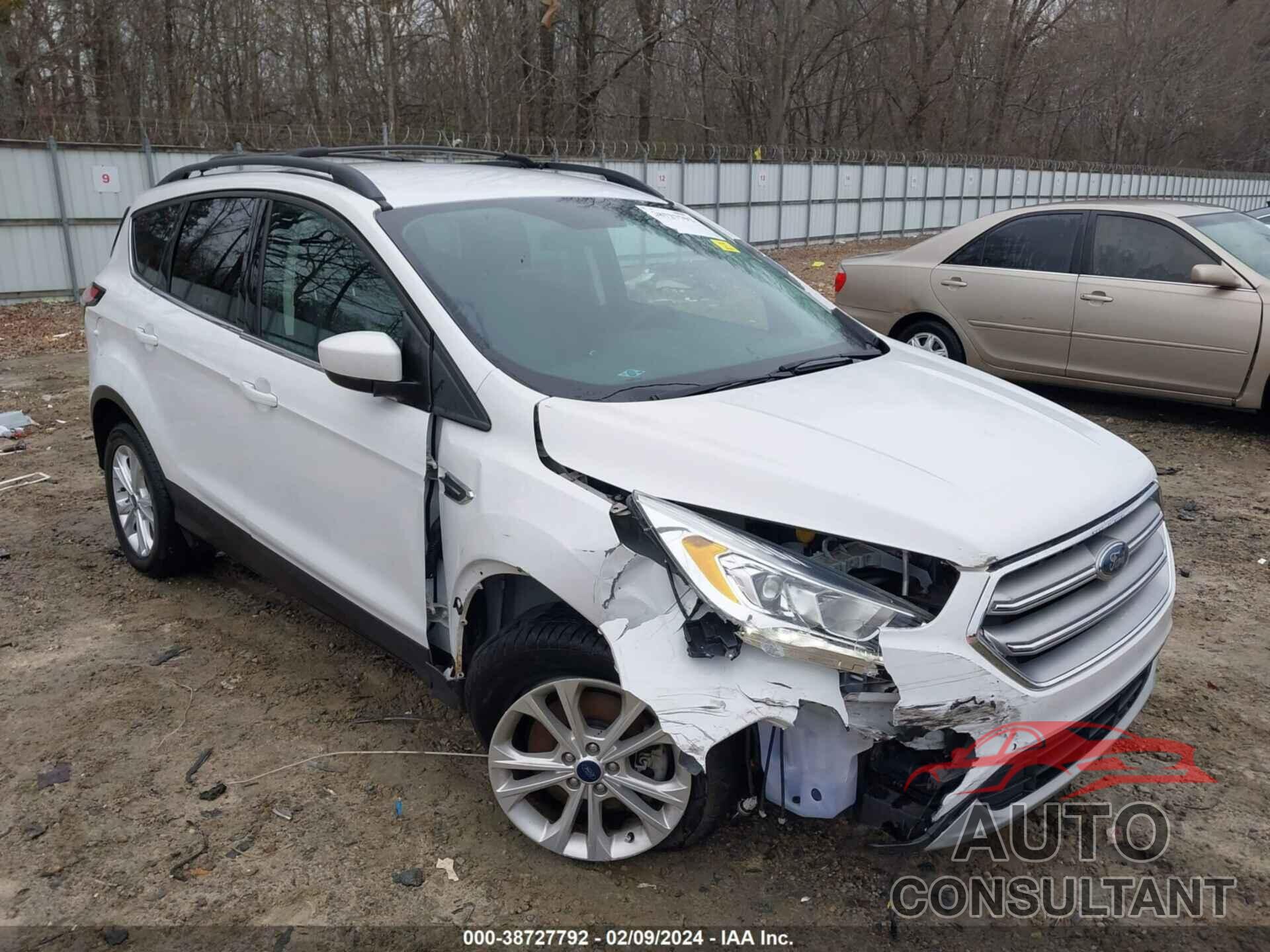 FORD ESCAPE 2017 - 1FMCU0G94HUE25534