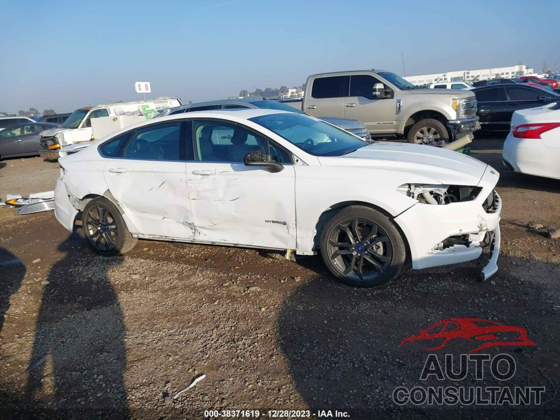 FORD FUSION HYBRID 2018 - 3FA6P0LU0JR225904