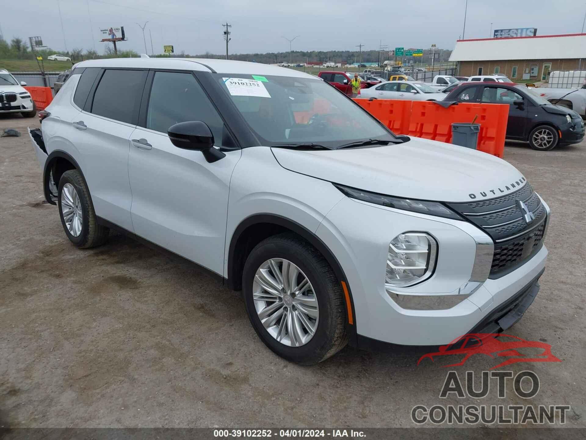 MITSUBISHI OUTLANDER 2024 - JA4J3UA89RZ017311