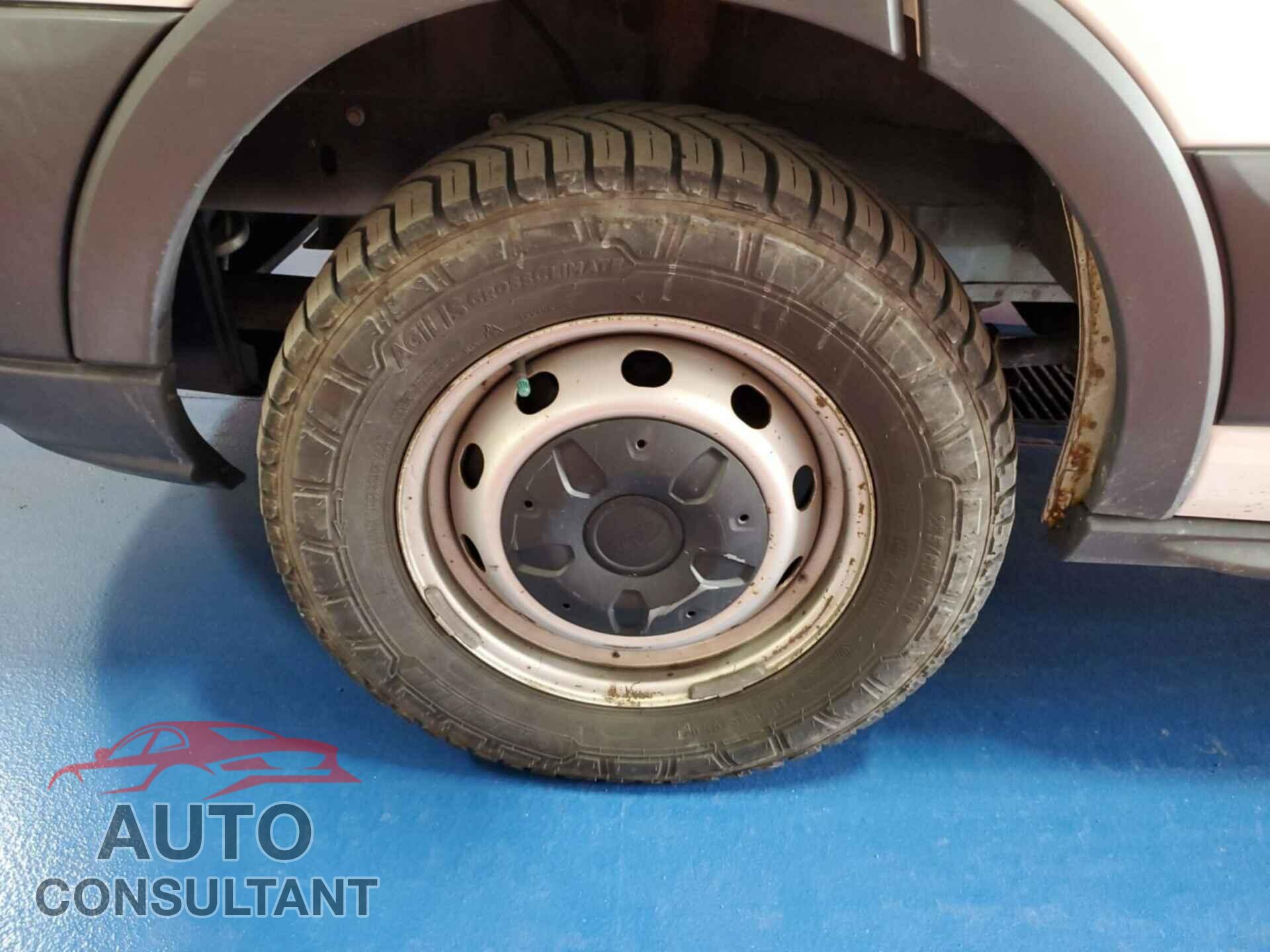 FORD TRANSIT 2017 - 1FTYR2XM5HKA20385