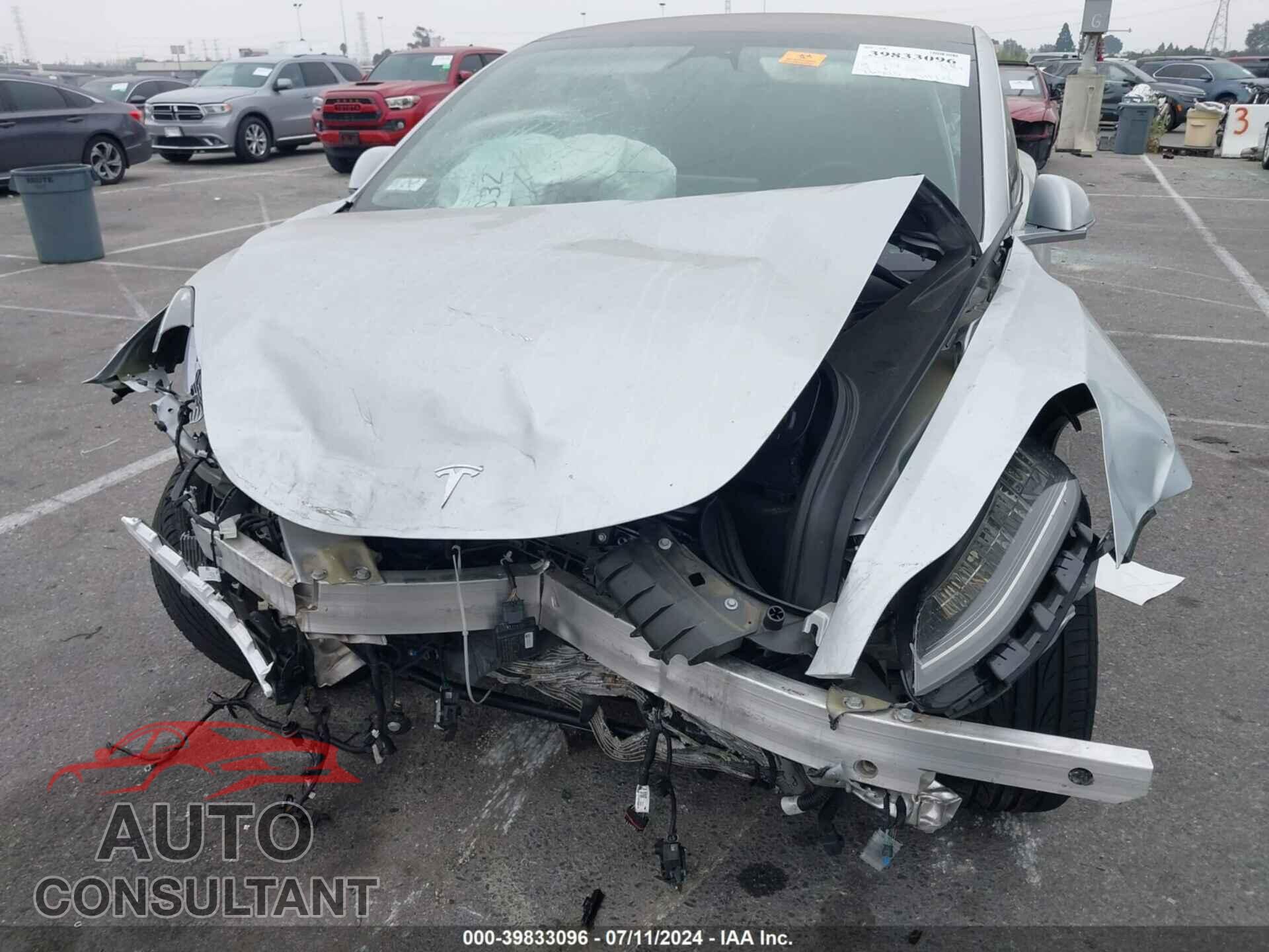 TESLA MODEL 3 2018 - 5YJ3E1EA8JF043770