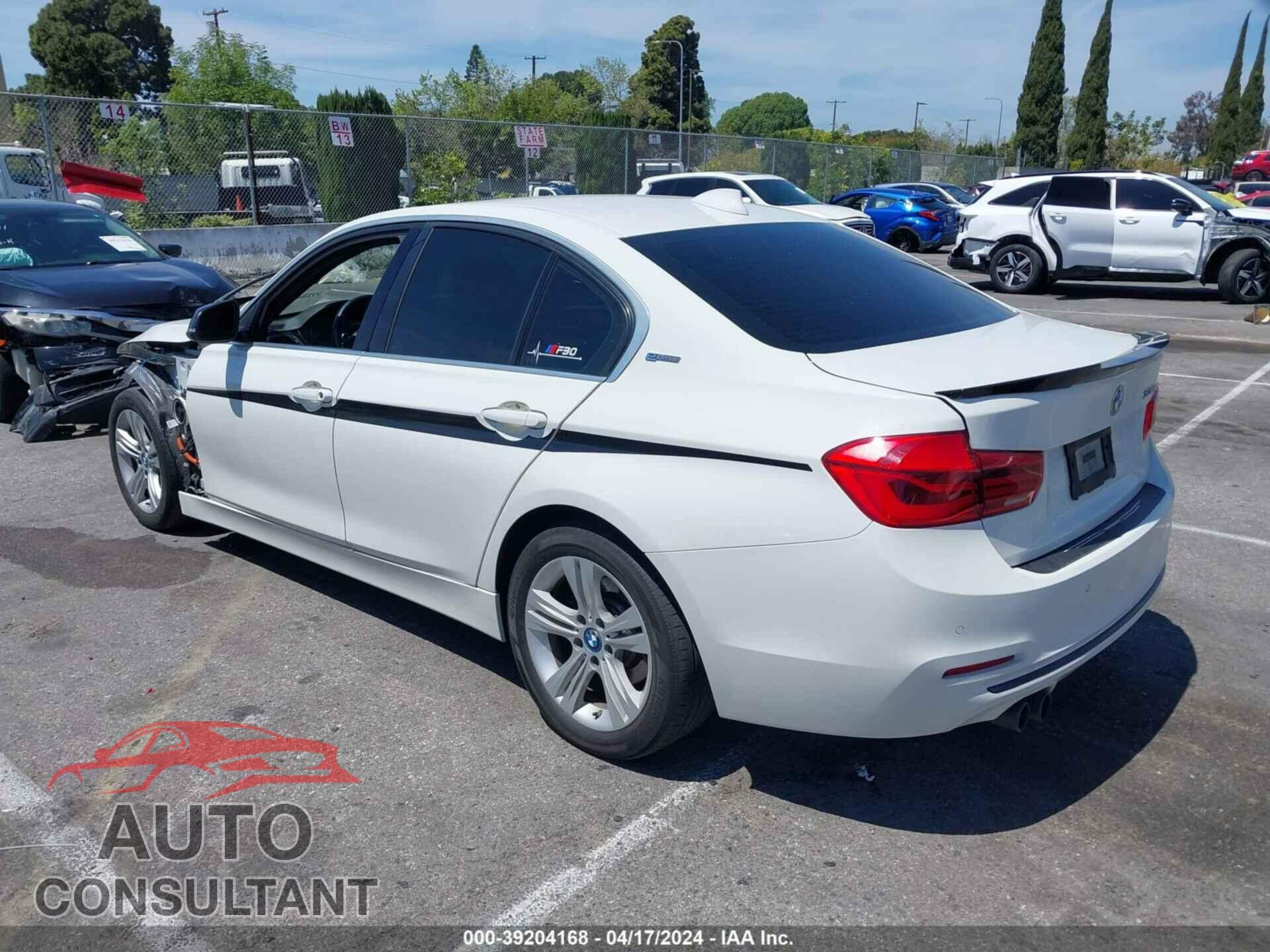 BMW 330E 2018 - WBA8E1C55JA756823