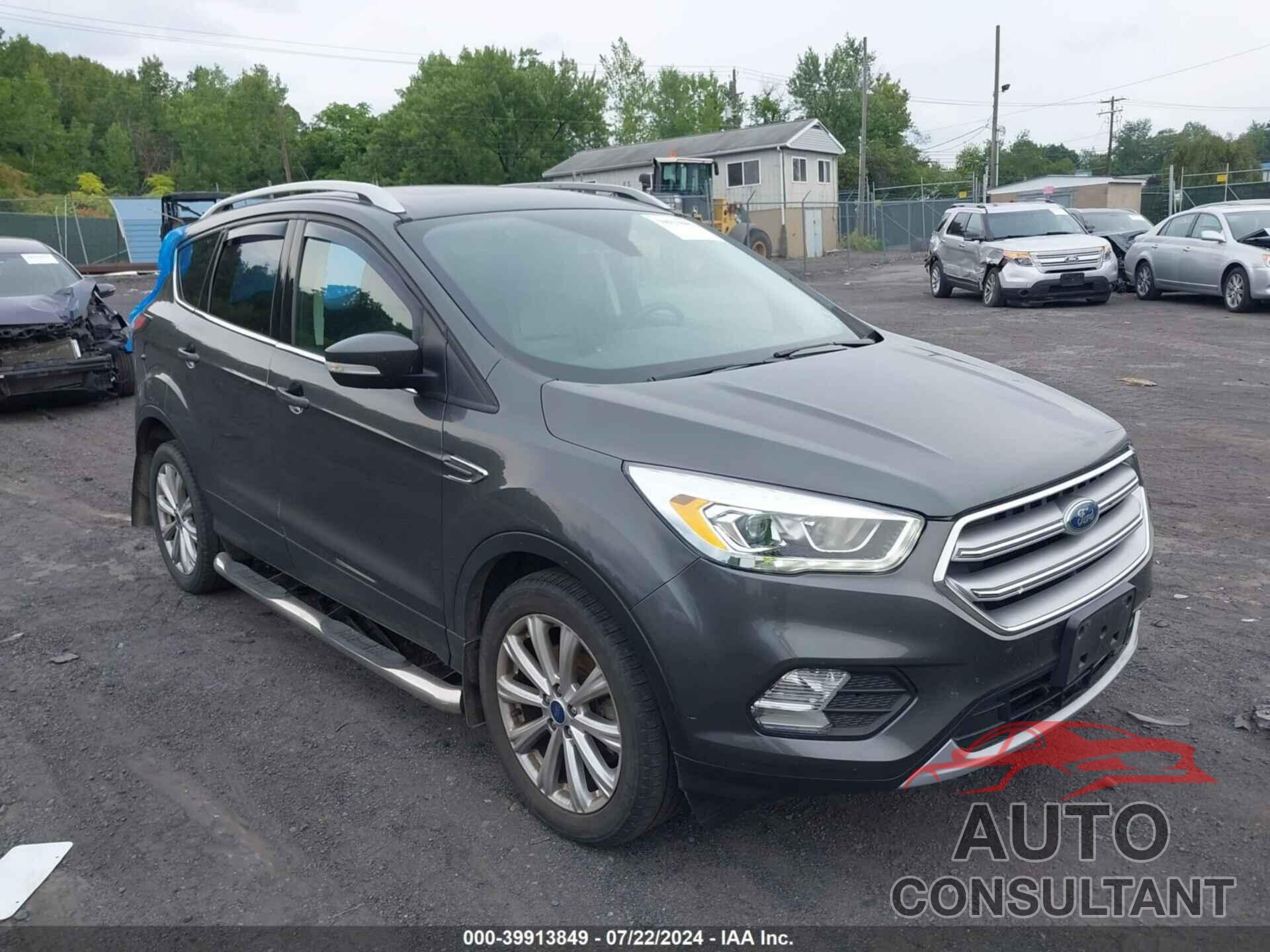 FORD ESCAPE 2017 - 1FMCU9J90HUA98501