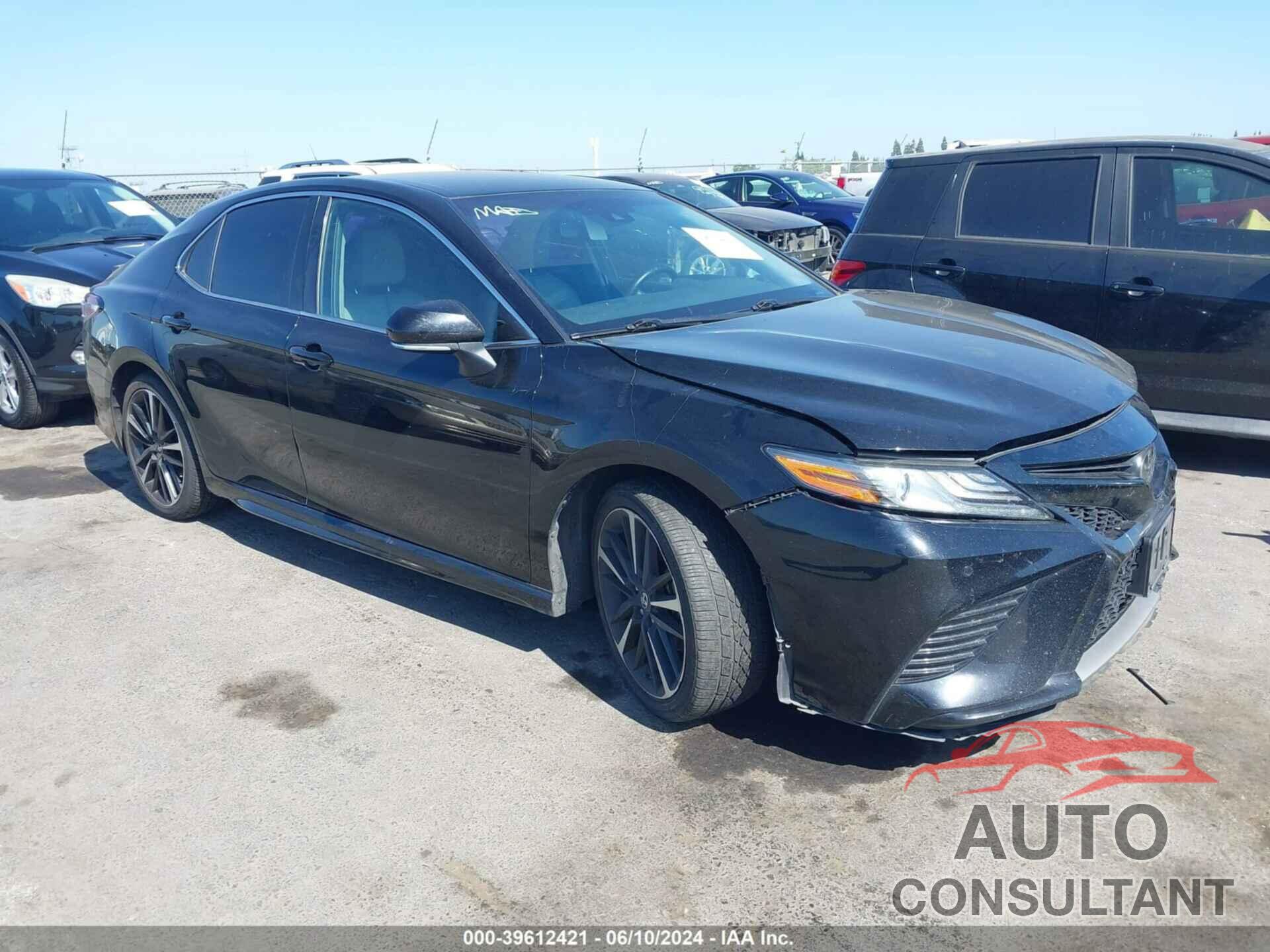 TOYOTA CAMRY 2018 - 4T1B61HK0JU024520