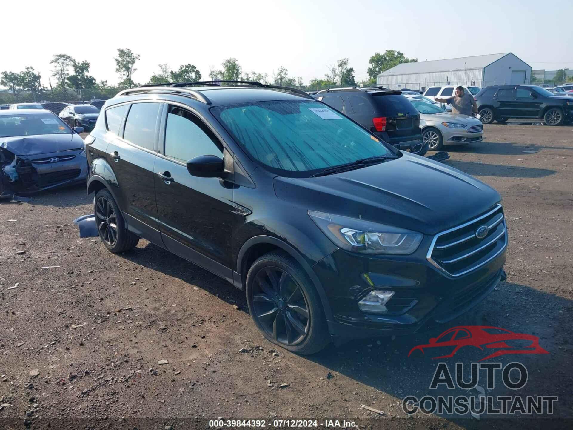 FORD ESCAPE 2017 - 1FMCU0GD6HUA08579