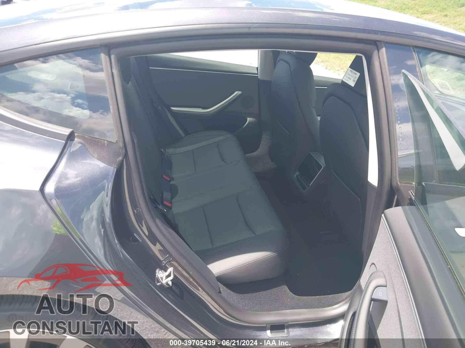 TESLA MODEL 3 2024 - 5YJ3E1EA7RF752587