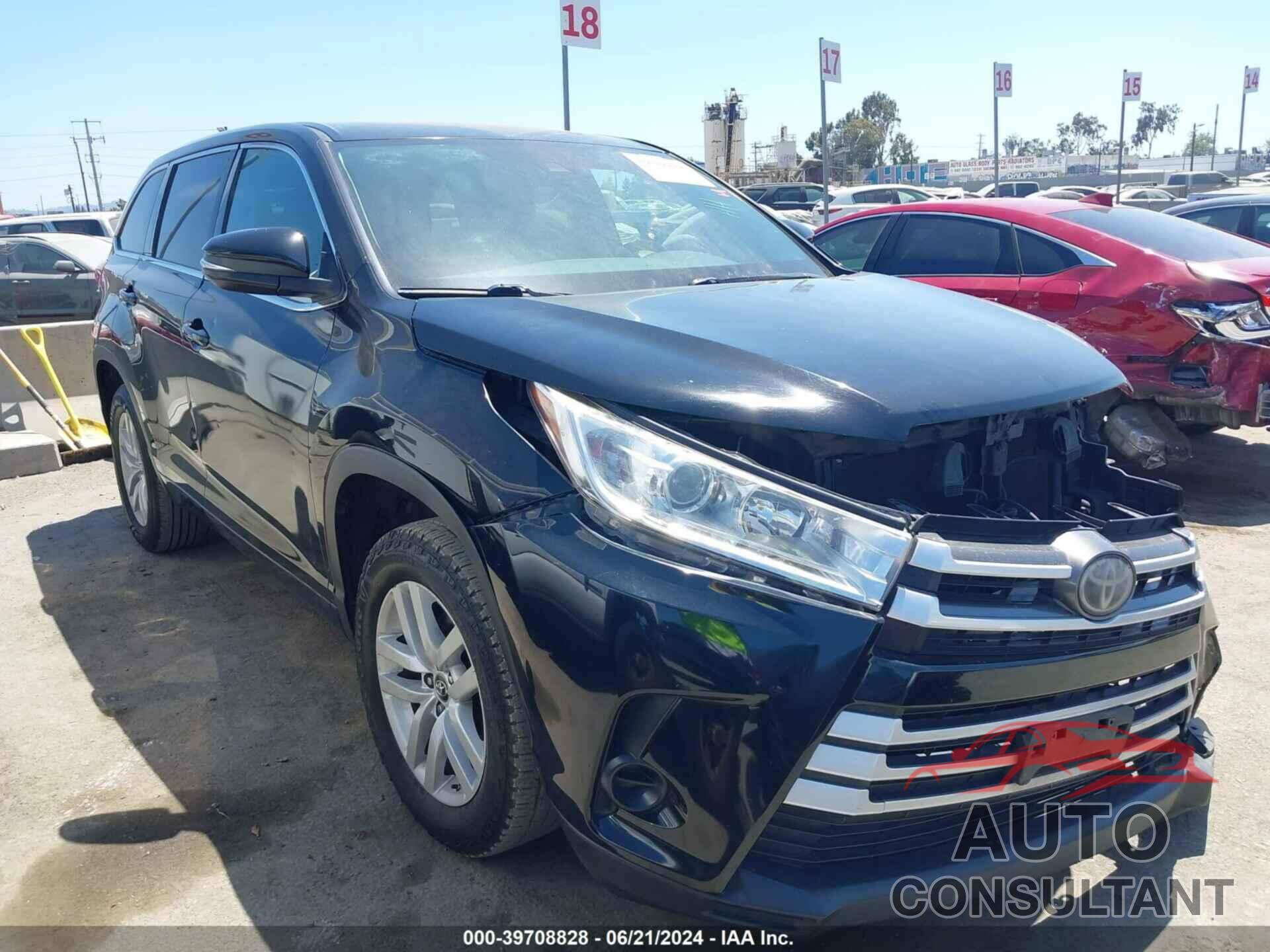 TOYOTA HIGHLANDER 2017 - 5TDZARFH0HS030923