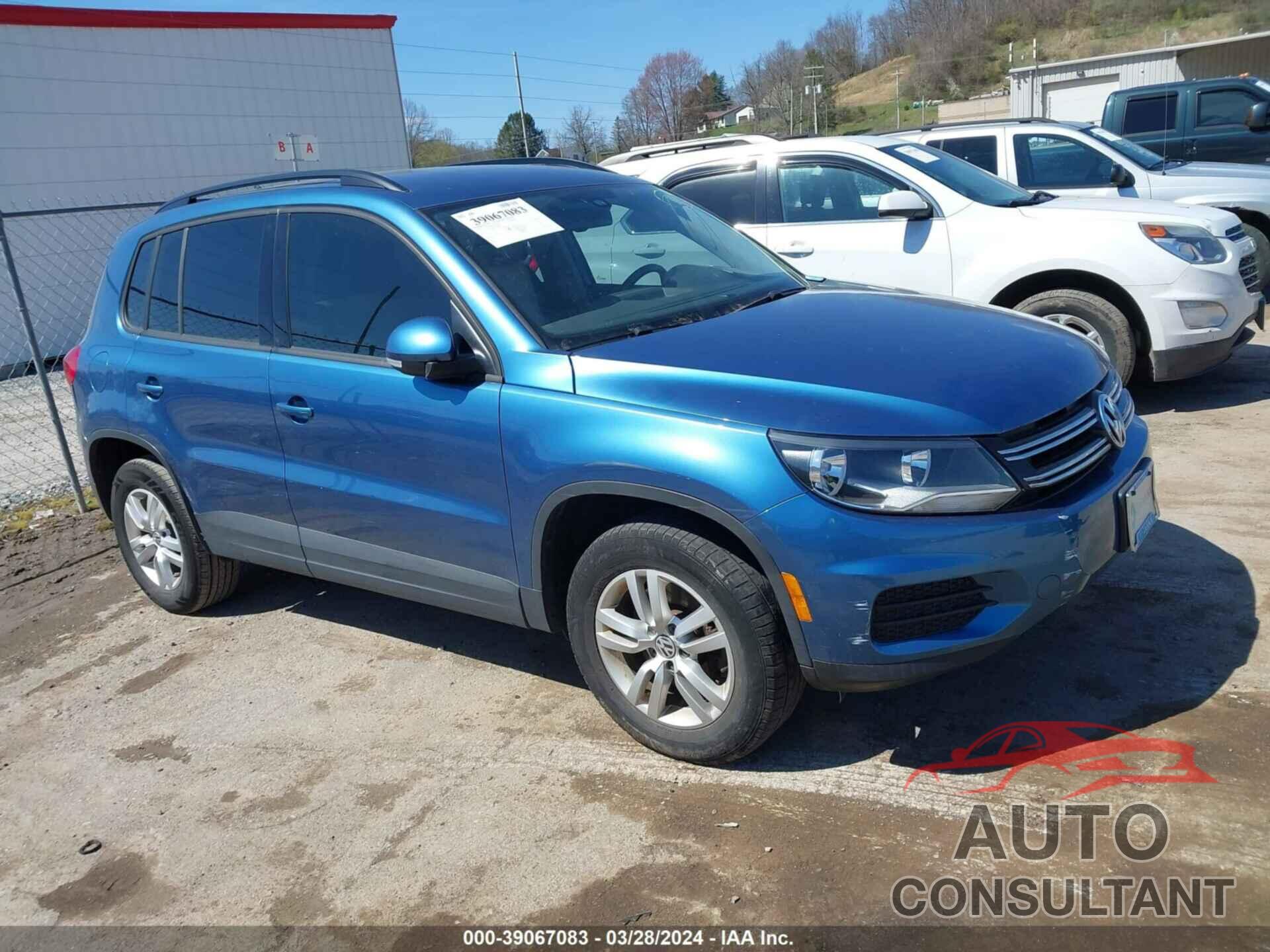 VOLKSWAGEN TIGUAN 2017 - WVGAV7AX2HK039856