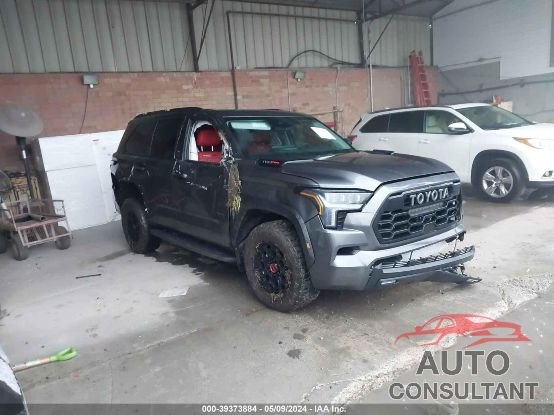 TOYOTA SEQUOIA 2023 - 7SVAAABA4PX016058