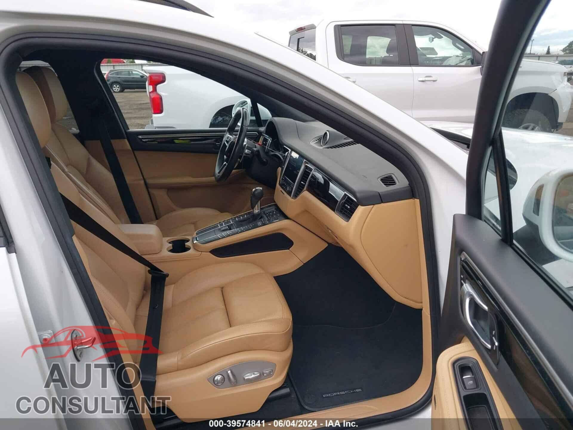 PORSCHE MACAN 2018 - WP1AA2A59JLB09126