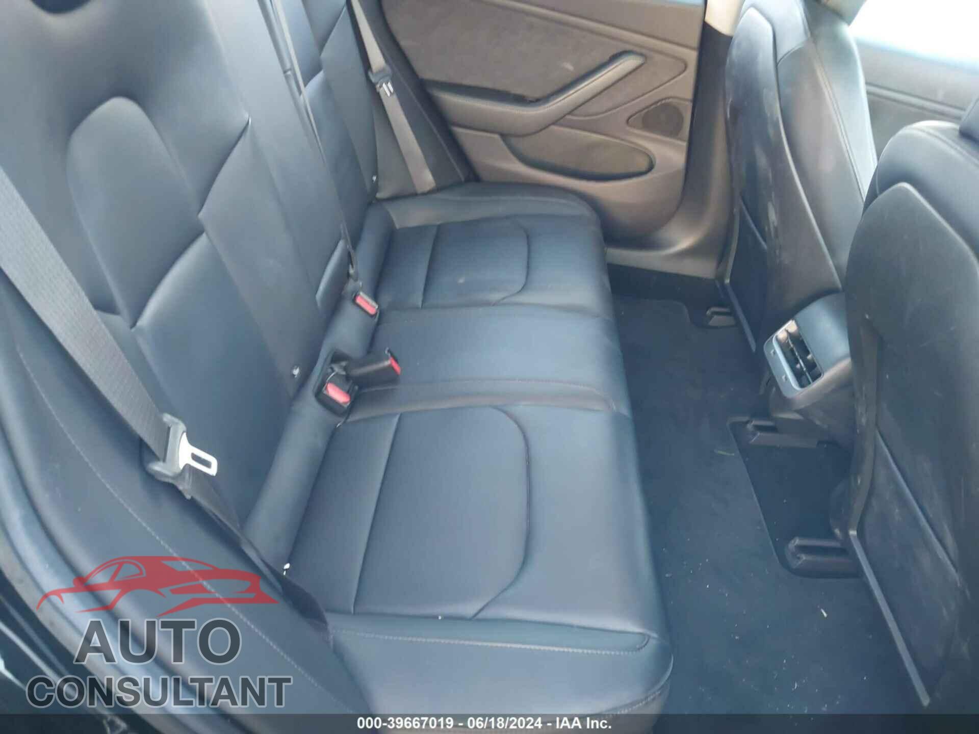 TESLA MODEL 3 2018 - 5YJ3E1EA4JF004948