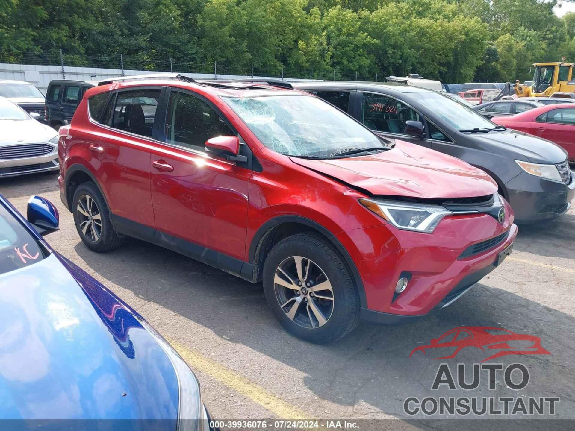 TOYOTA RAV4 2017 - JTMRFREV8HJ125056