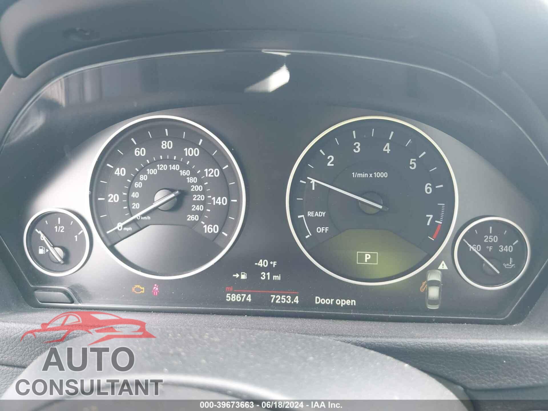 BMW 320I 2016 - WBA8E5G55GNU21953