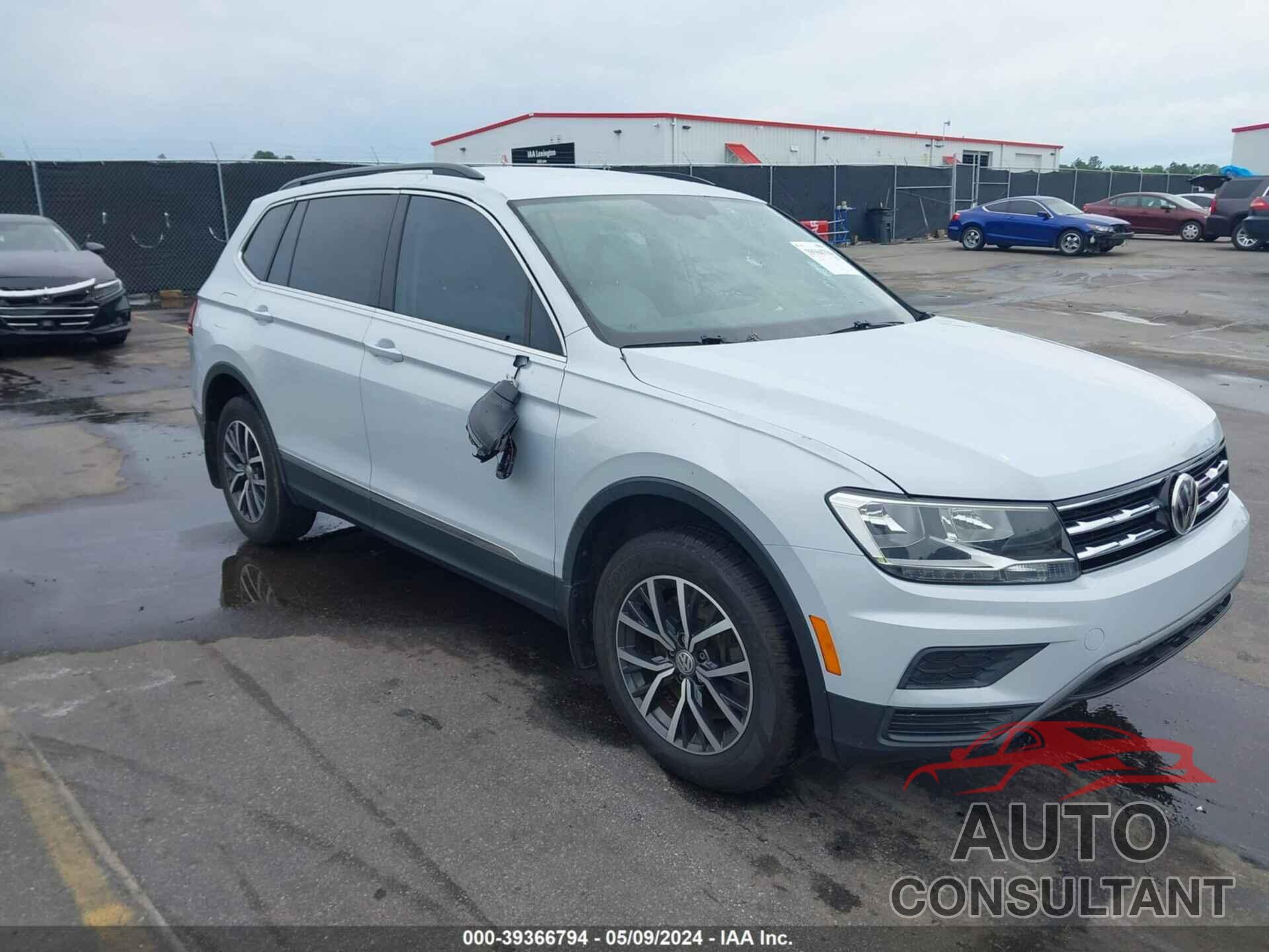 VOLKSWAGEN TIGUAN 2018 - 3VV3B7AX7JM062989