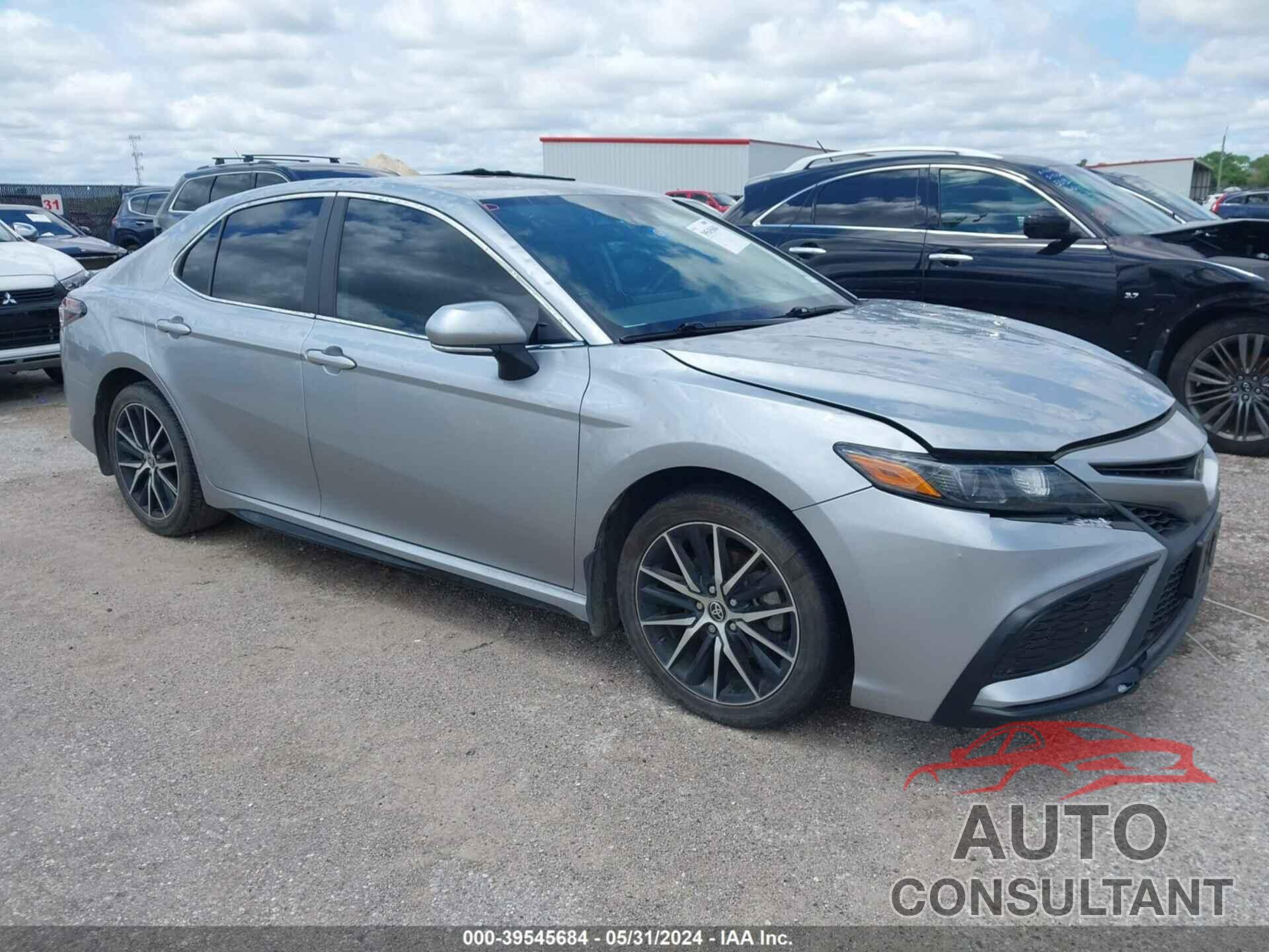 TOYOTA CAMRY 2022 - 4T1G11AK1NU619185