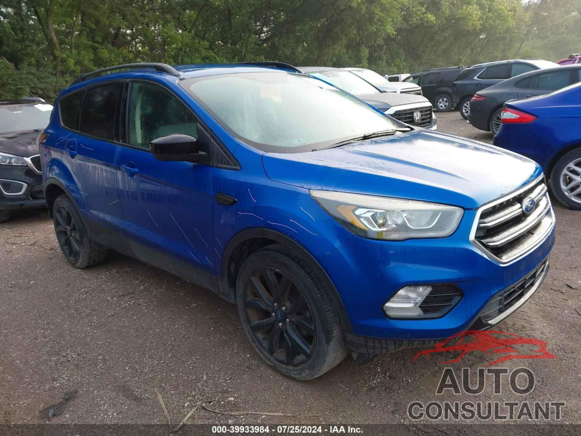 FORD ESCAPE 2017 - 1FMCU0GD5HUA49060