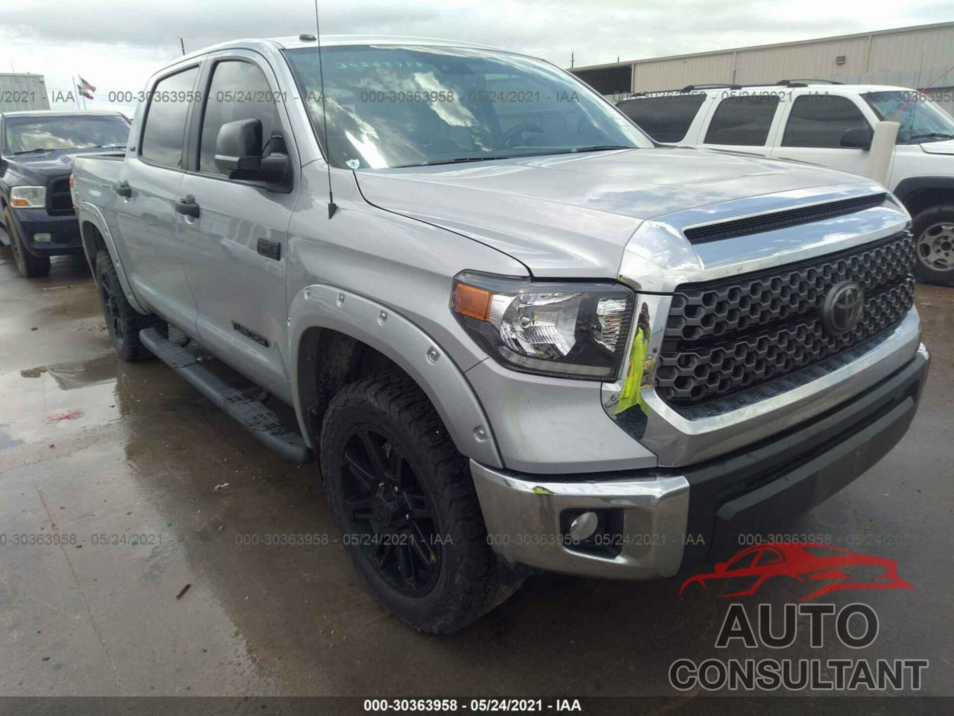 TOYOTA TUNDRA 4WD 2018 - 5TFDY5F12JX692052