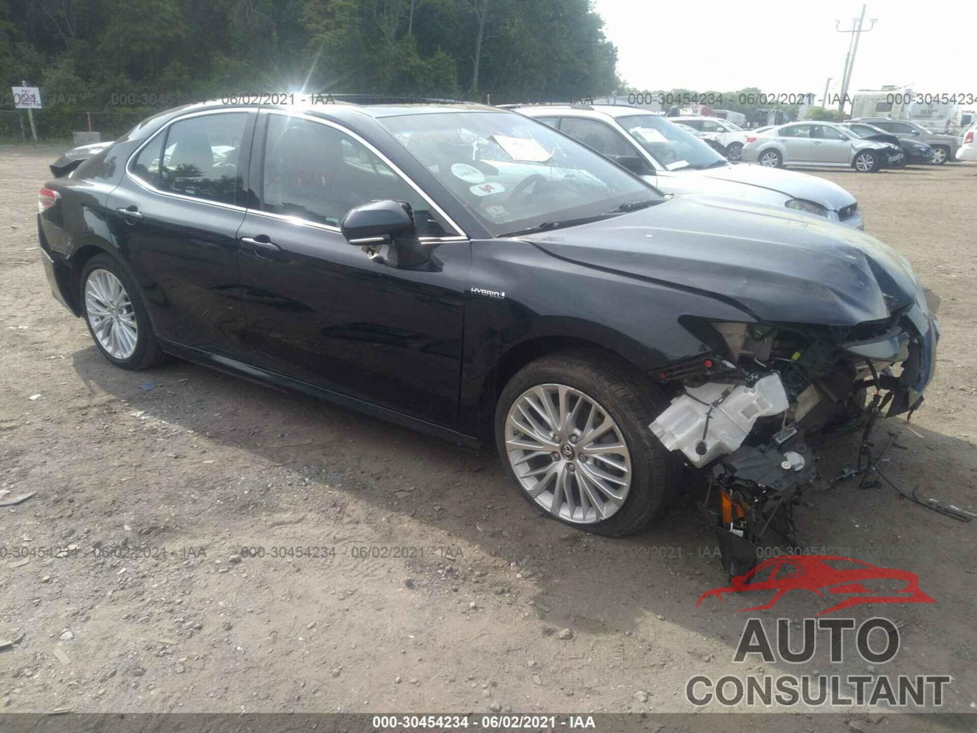 TOYOTA CAMRY 2018 - 4T1B21HK5JU505908