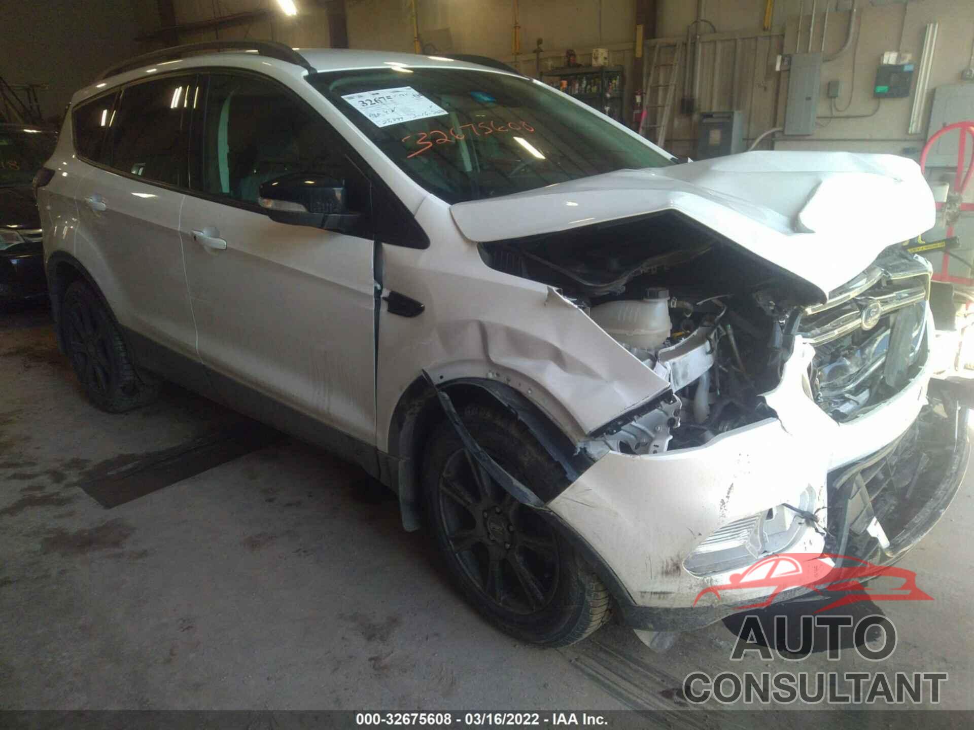 FORD ESCAPE 2017 - 1FMCU9JD7HUD80512