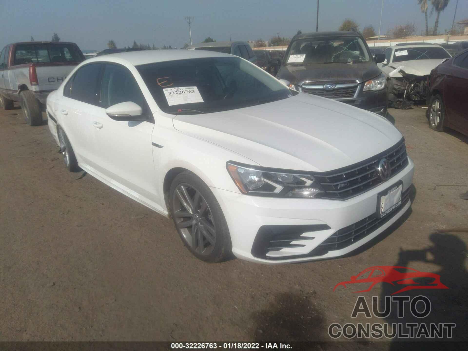 VOLKSWAGEN PASSAT 2018 - 1VWAA7A38JC039368