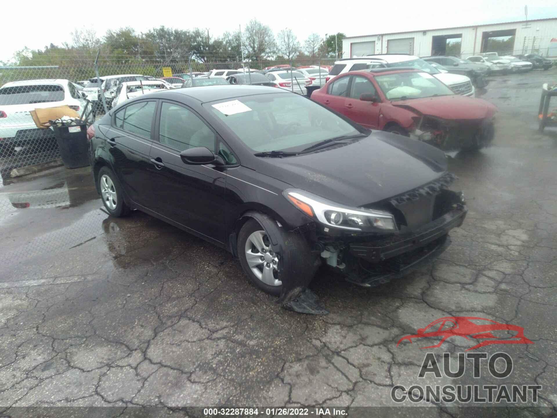 KIA FORTE 2018 - 3KPFL4A77JE235945