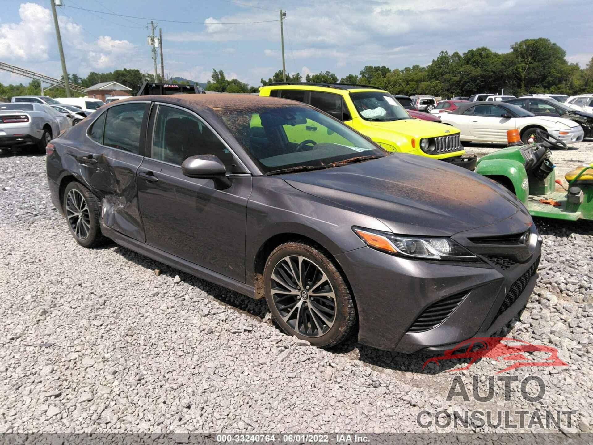 TOYOTA CAMRY 2018 - 4T1B11HK9JU133749