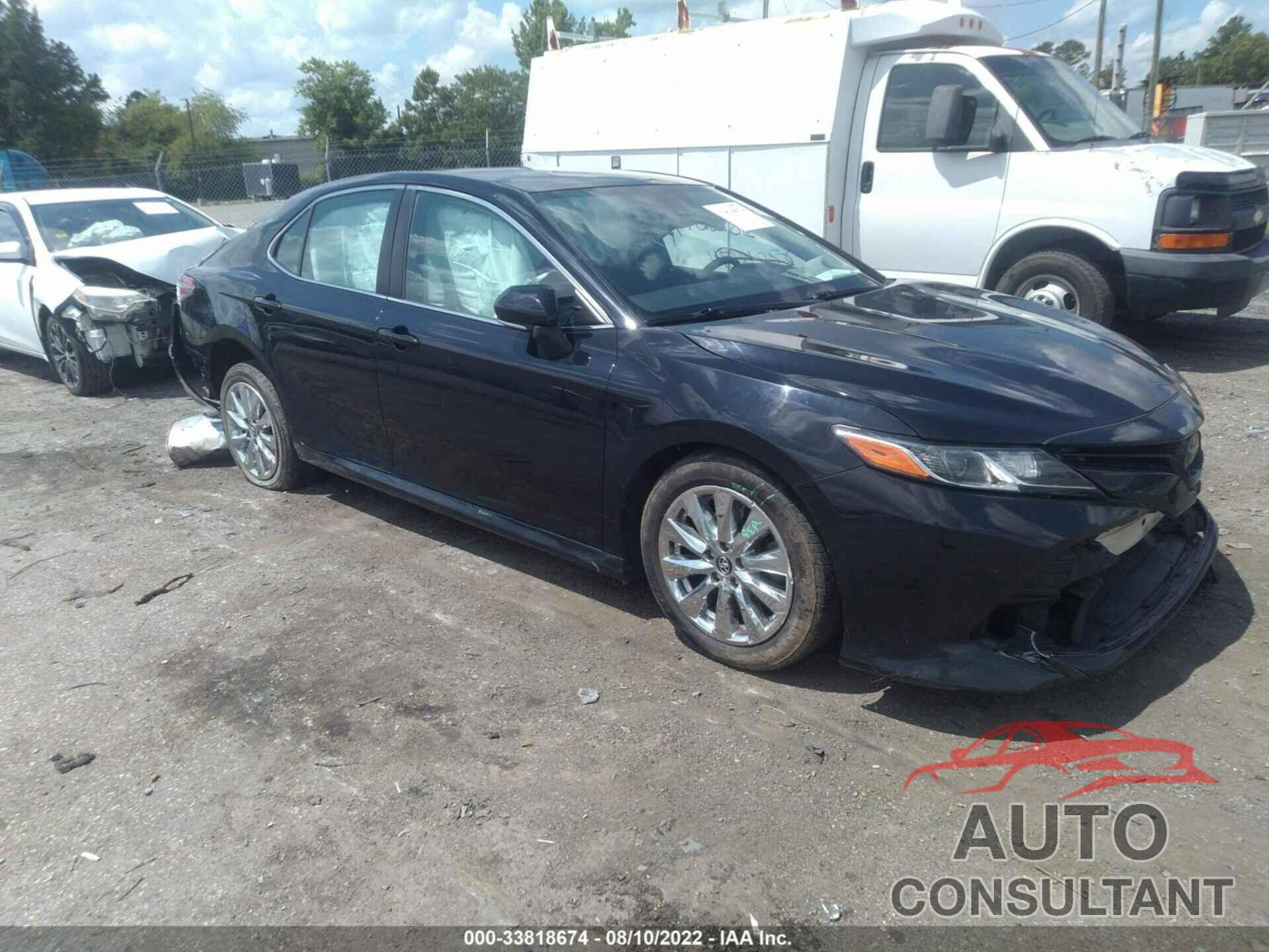 TOYOTA CAMRY 2018 - 4T1B11HK4JU524789