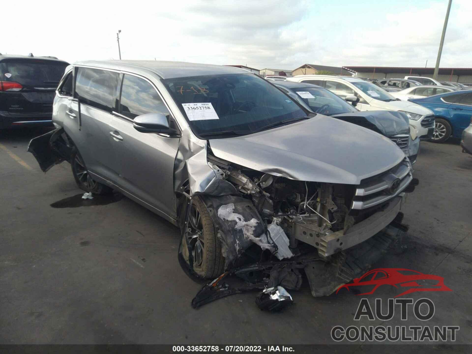TOYOTA HIGHLANDER 2018 - 5TDZZRFH5JS275733