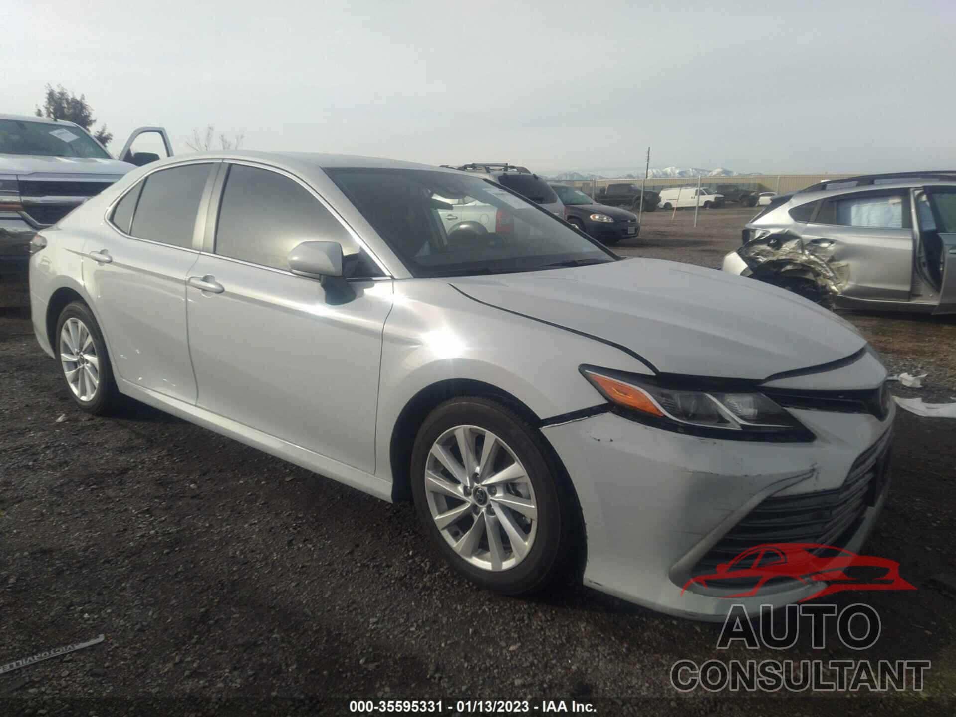 TOYOTA CAMRY 2022 - 4T1C11AKXNU061318