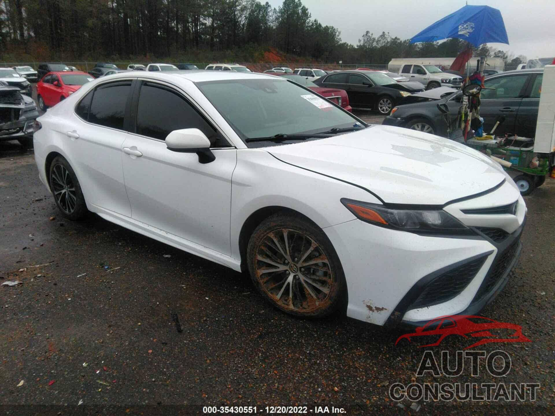 TOYOTA CAMRY 2021 - 4T1G11AK4MU554069