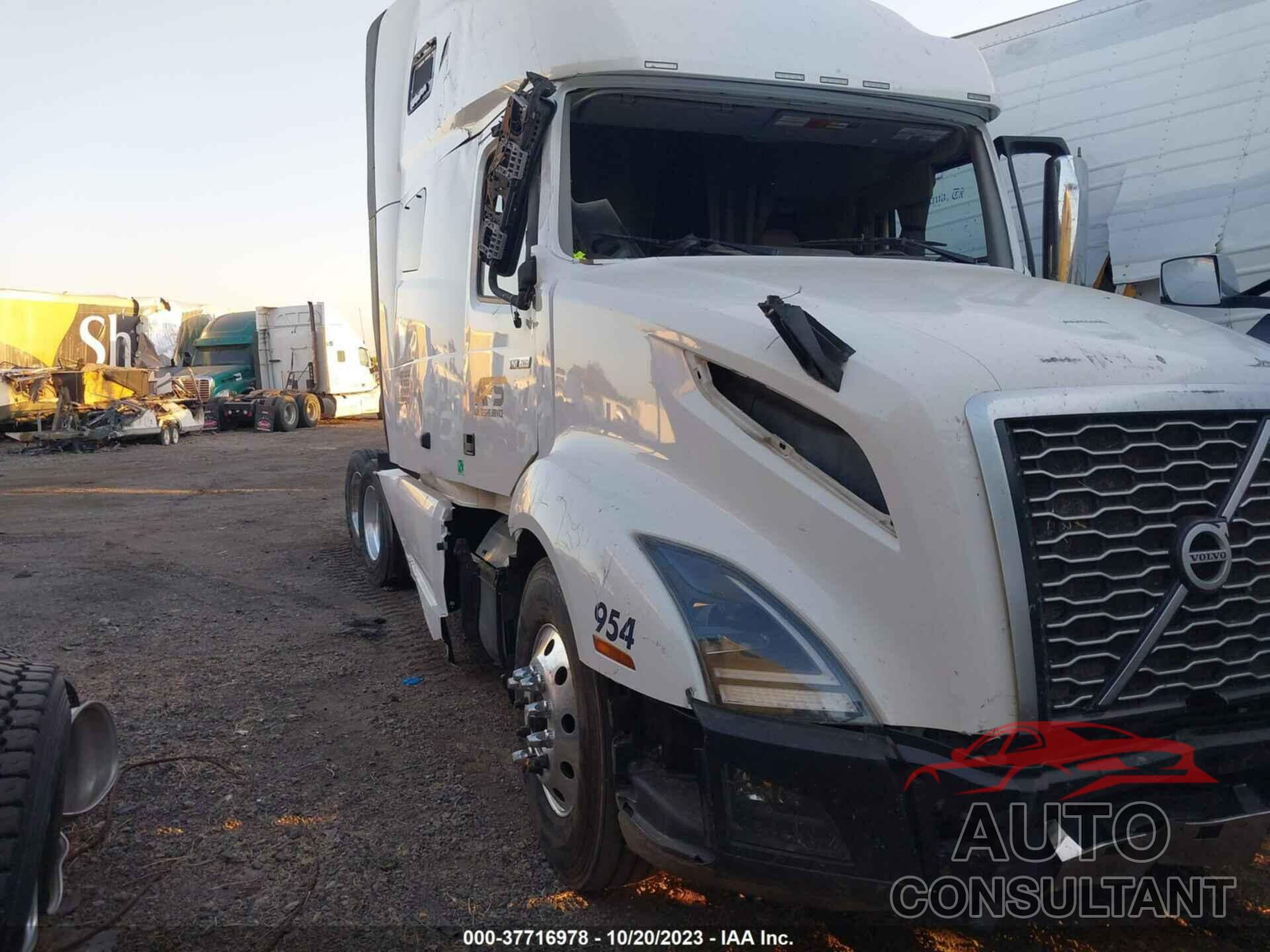 VOLVO VNL 2023 - 4V4NC9EJ0PN610954