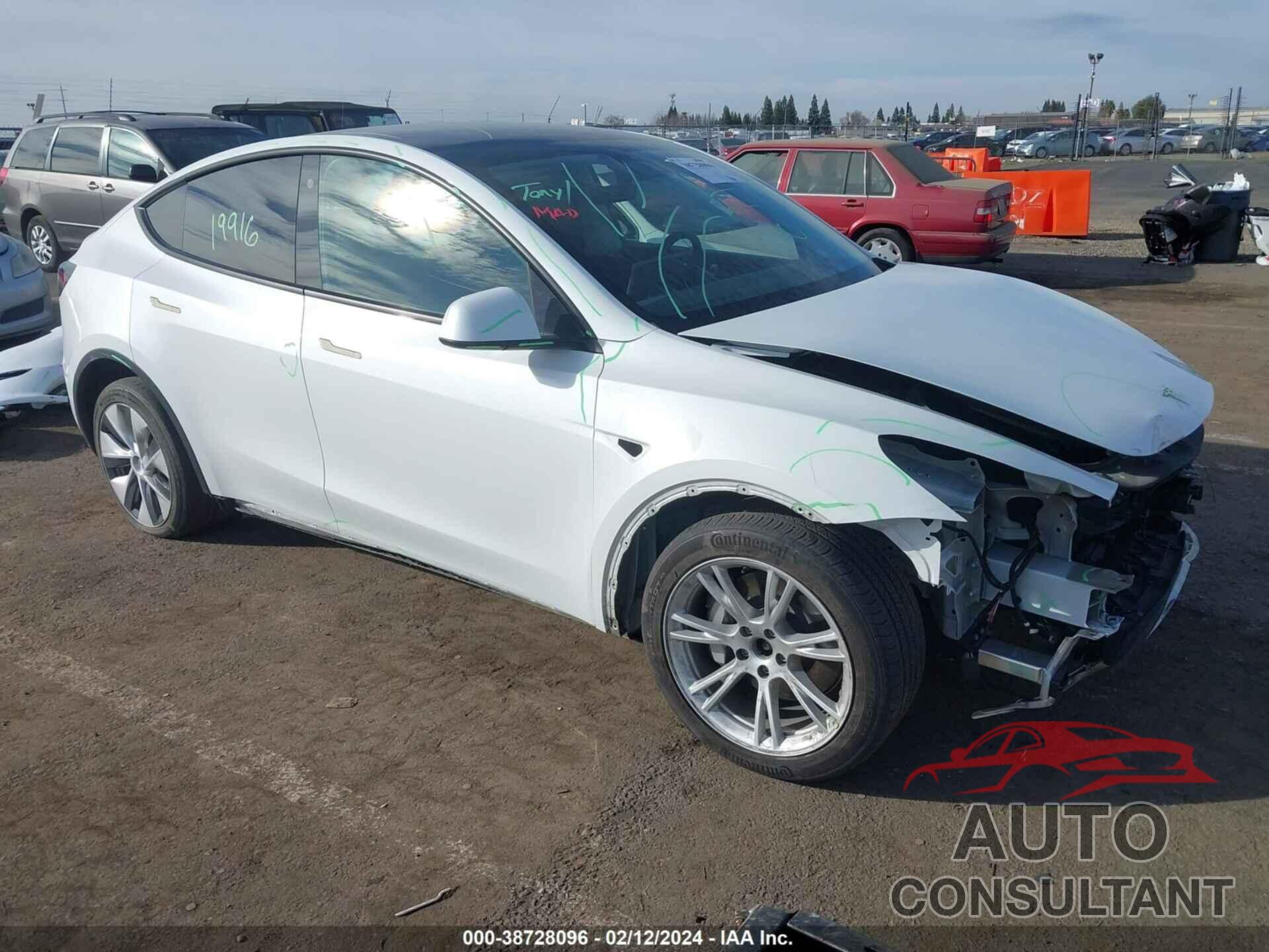 TESLA MODEL Y 2021 - 5YJYGDEE2MF225313