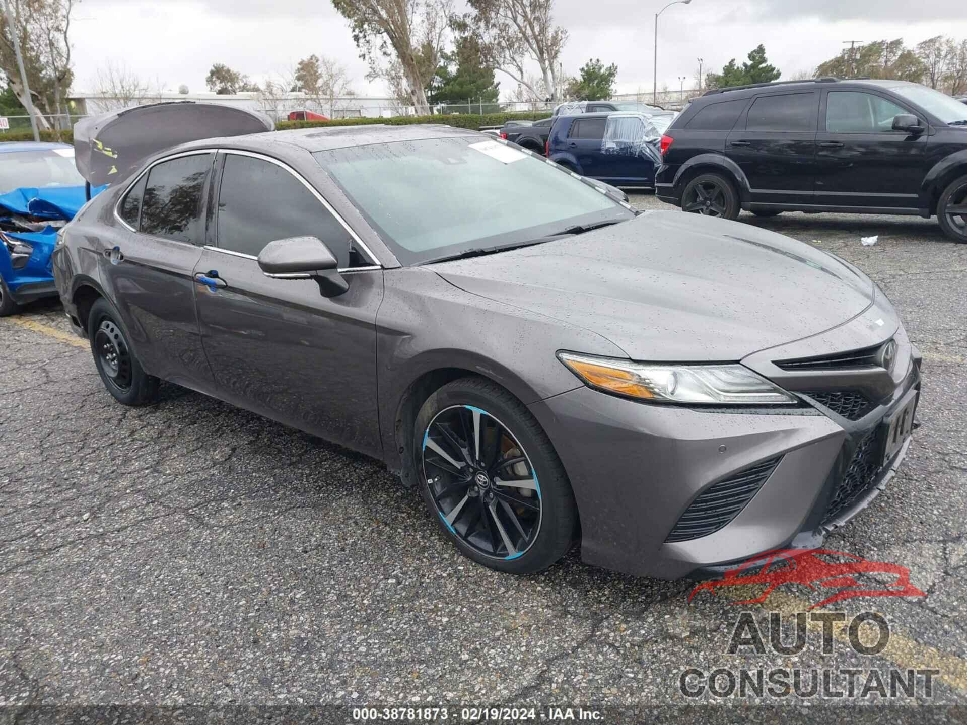 TOYOTA CAMRY 2018 - 4T1B61HK0JU129655