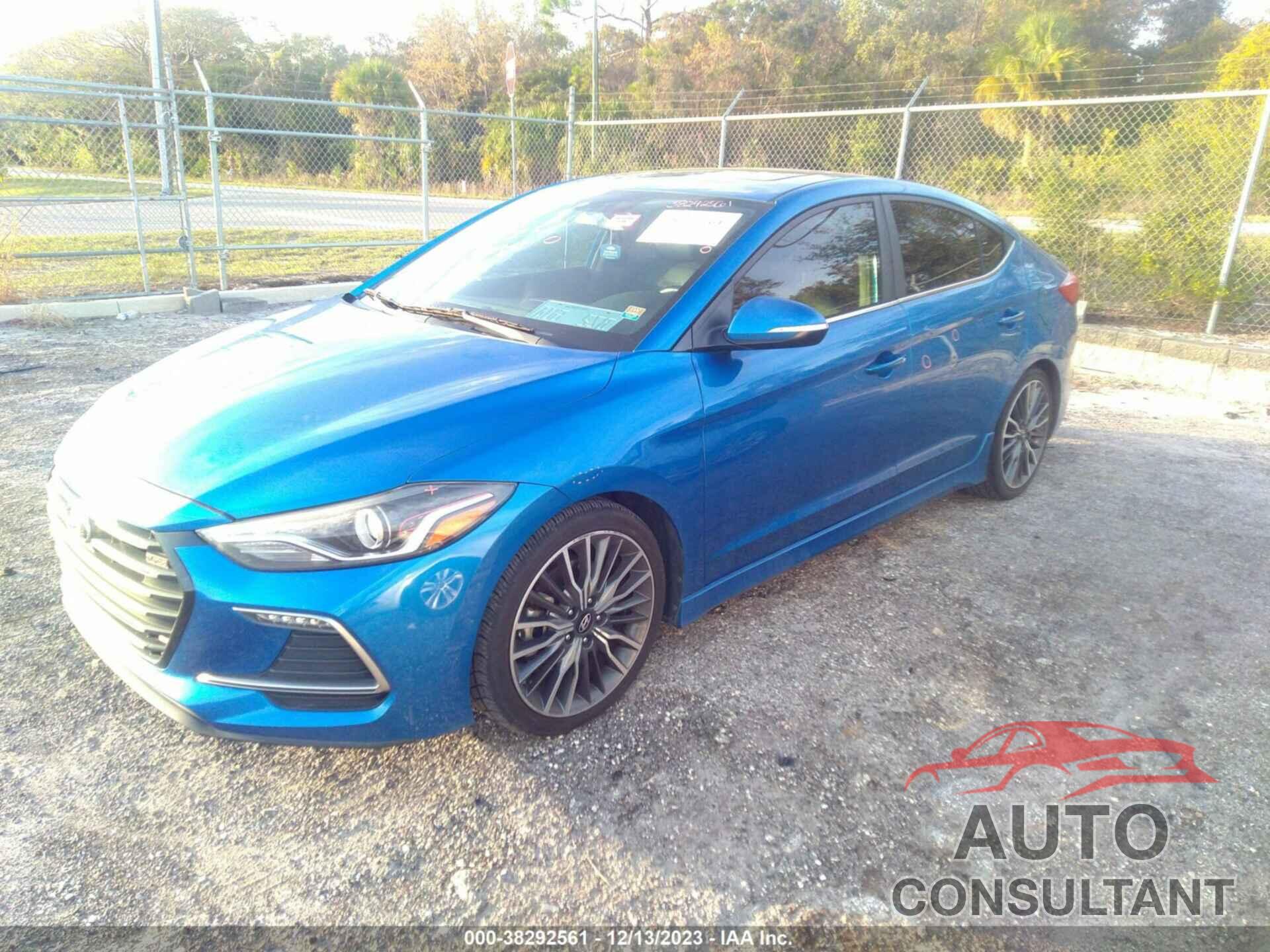 HYUNDAI ELANTRA 2018 - KMHD04LB2JU478612