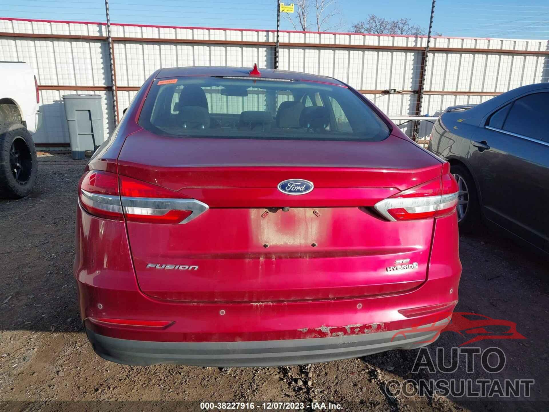 FORD FUSION HYBRID 2019 - 3FA6P0LU9KR204891