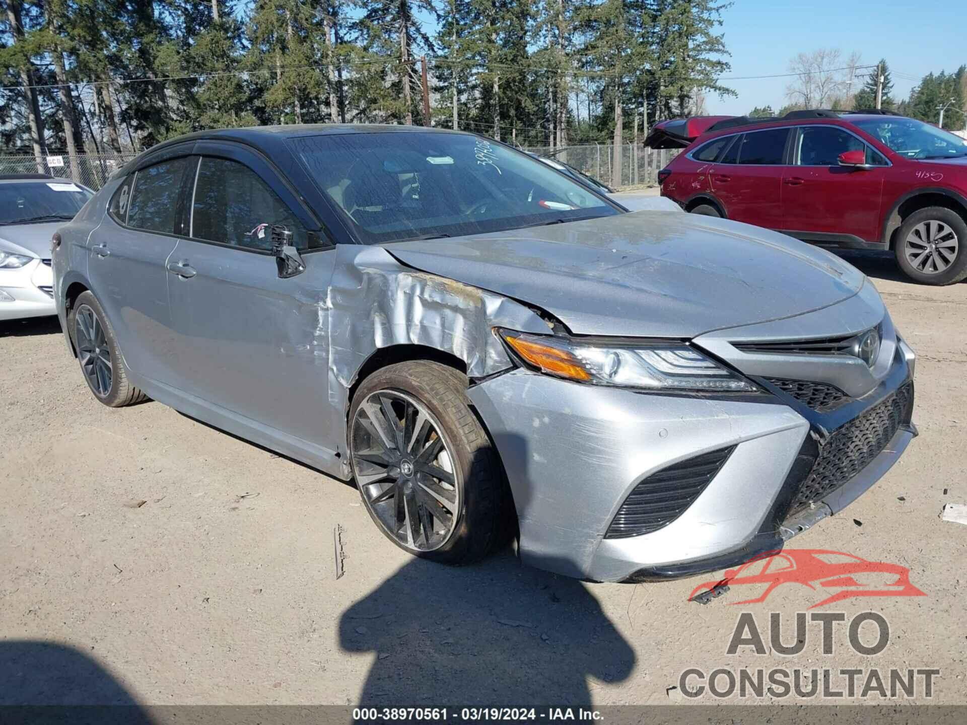 TOYOTA CAMRY 2018 - 4T1B61HK2JU152063