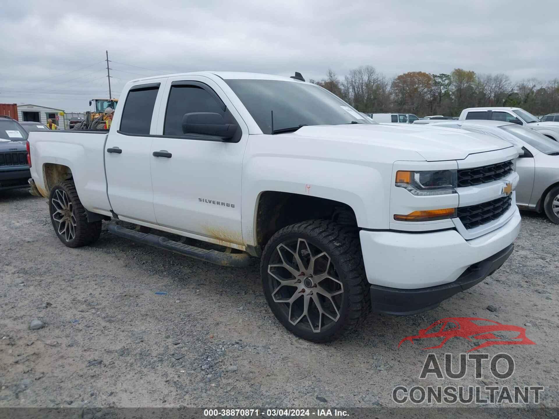 CHEVROLET SILVERADO 1500 2018 - 1GCRCPEC2JZ100818