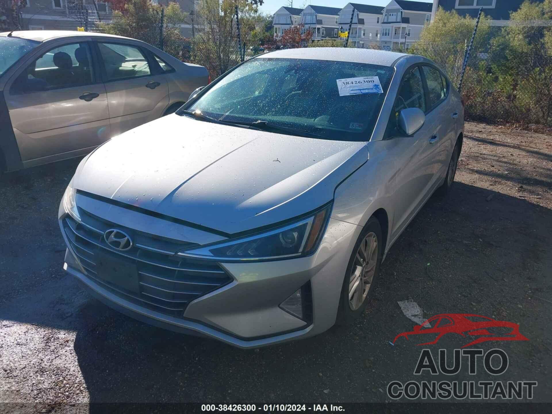 HYUNDAI ELANTRA 2019 - 5NPD84LF3KH476038