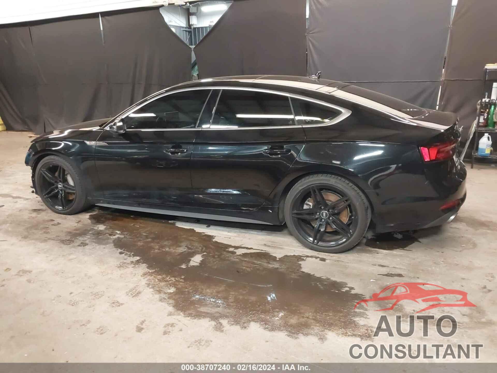 AUDI A5 2019 - WAUENCF56KA025393